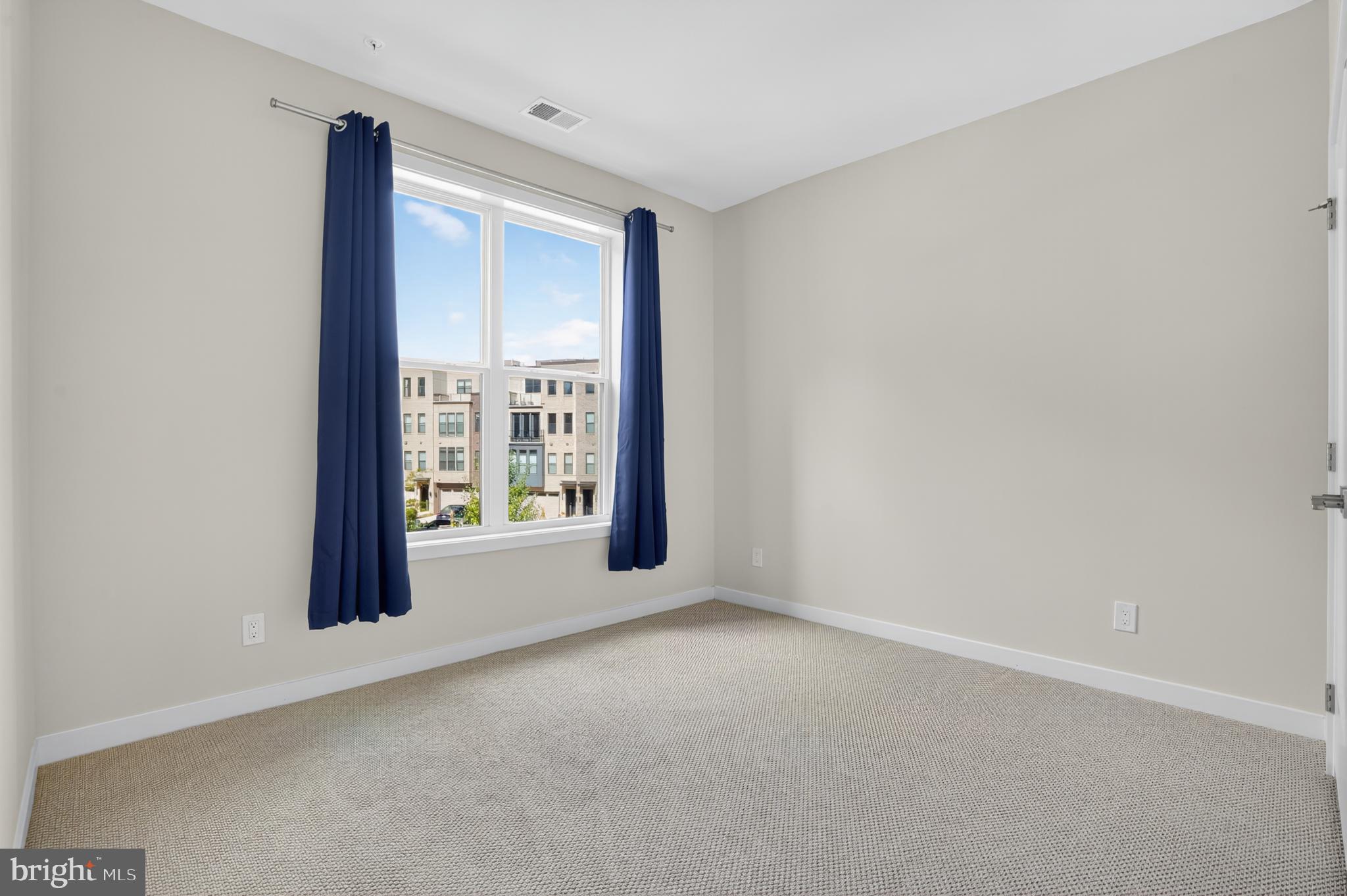 COMMONWEALTH PLACE AT WESTFIELDS - Residential