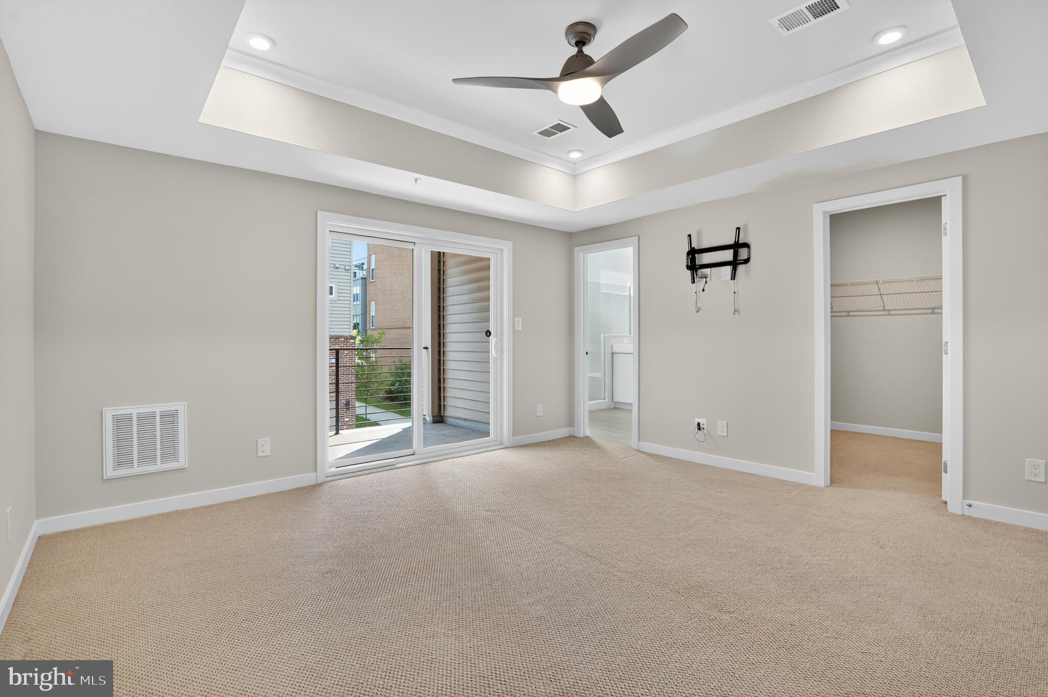 COMMONWEALTH PLACE AT WESTFIELDS - Residential