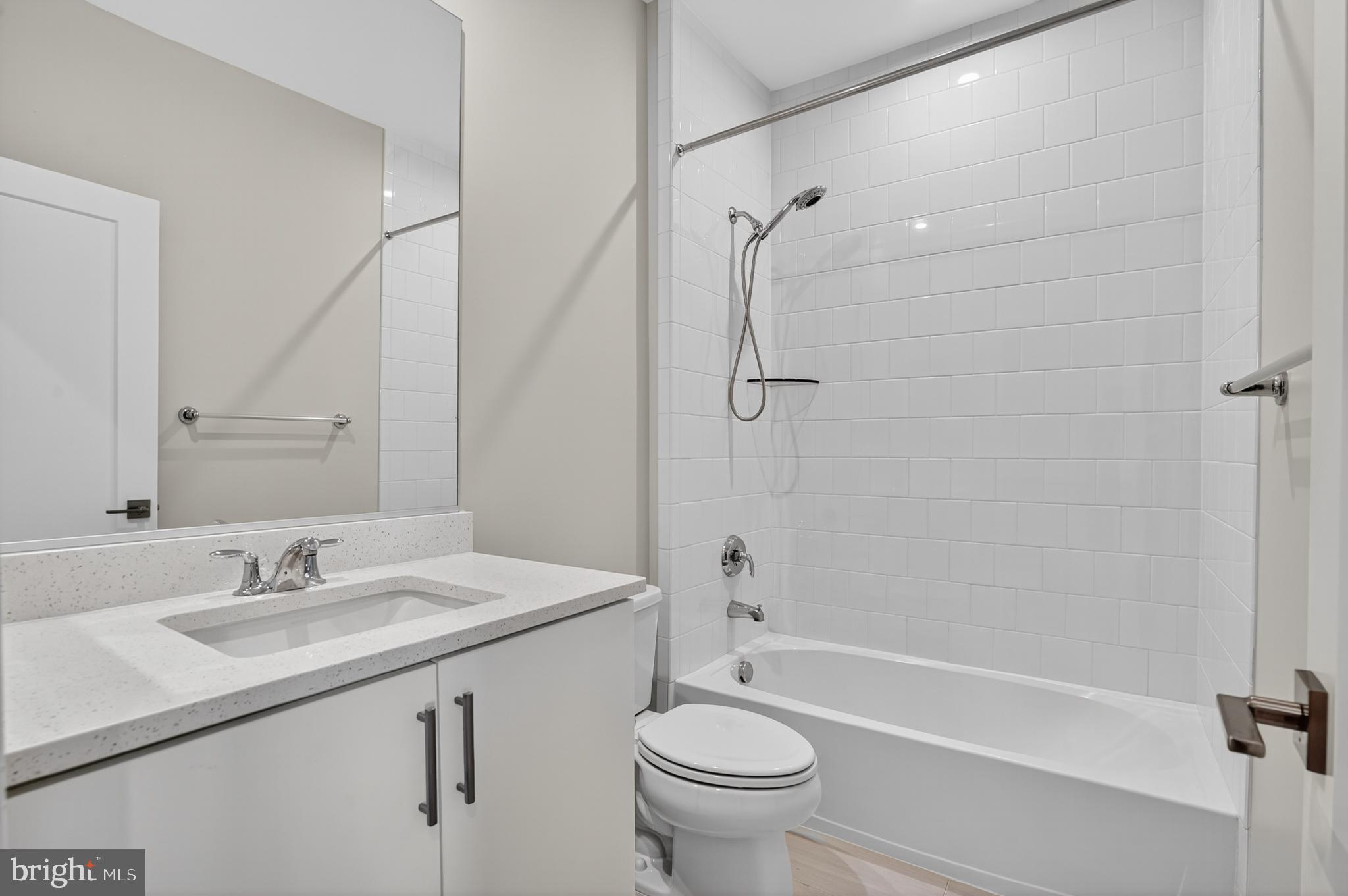 COMMONWEALTH PLACE AT WESTFIELDS - Residential