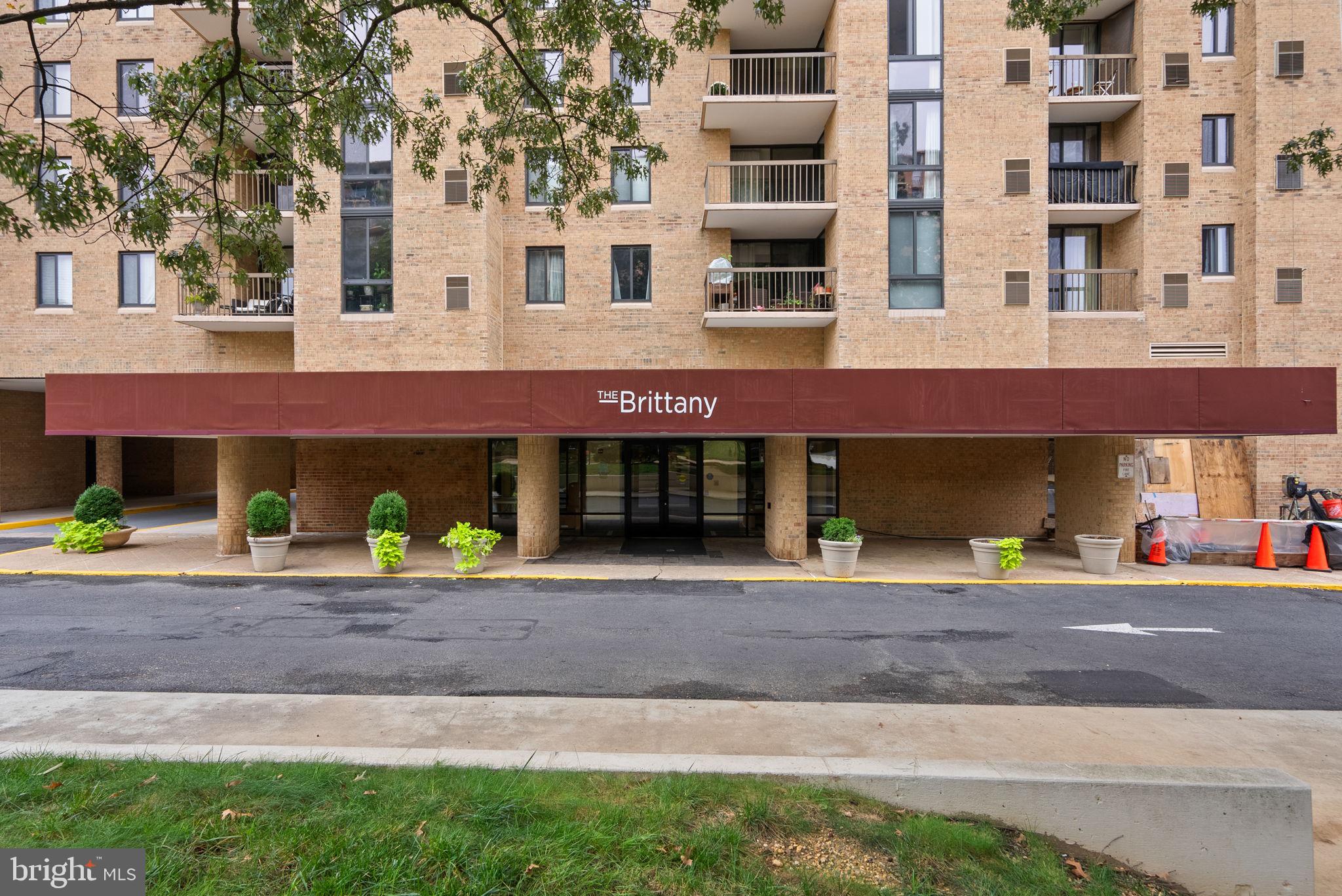 4500 S FOUR MILE RUN DRIVE 202