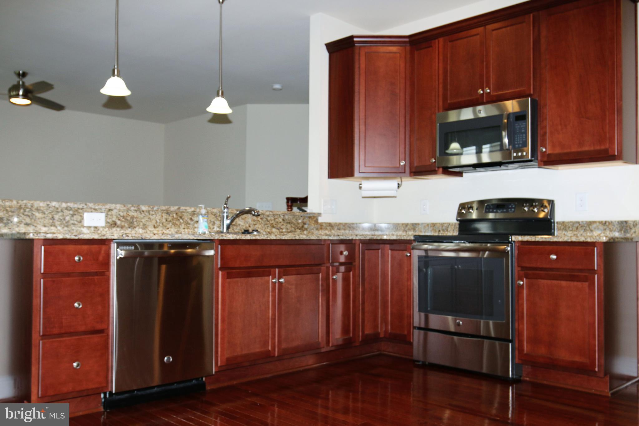 LAKELAND PLACE - Residential