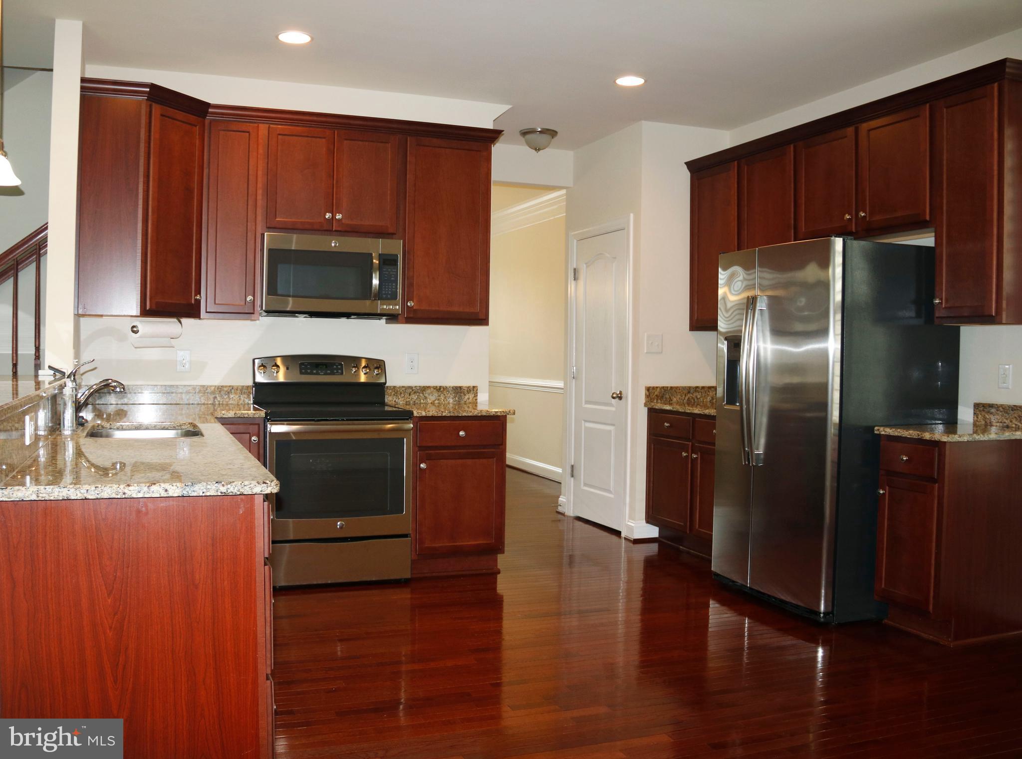 LAKELAND PLACE - Residential