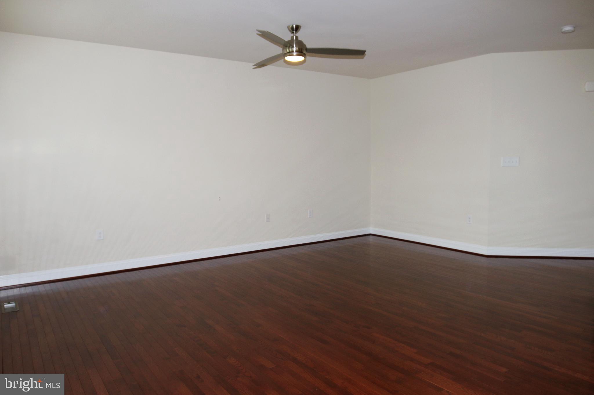 LAKELAND PLACE - Residential