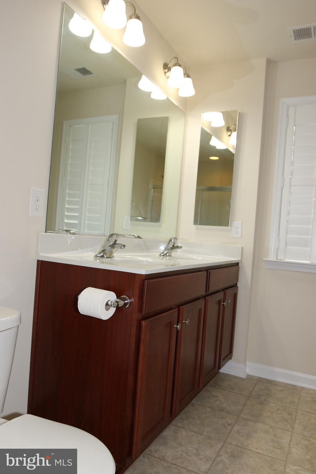 LAKELAND PLACE - Residential