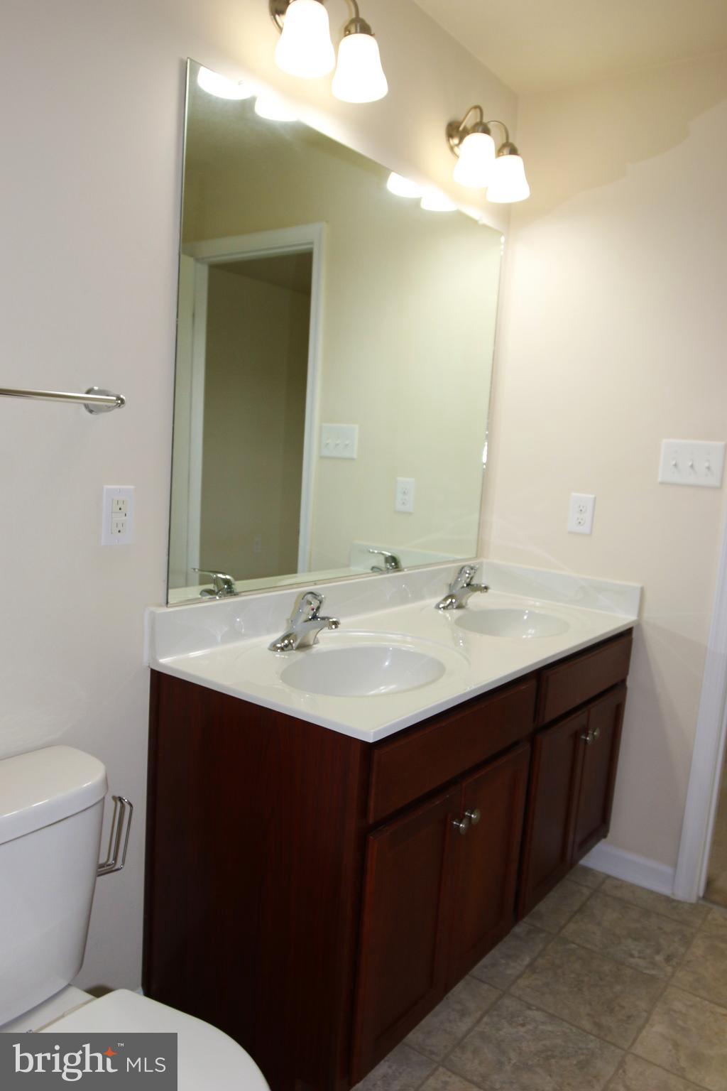 LAKELAND PLACE - Residential