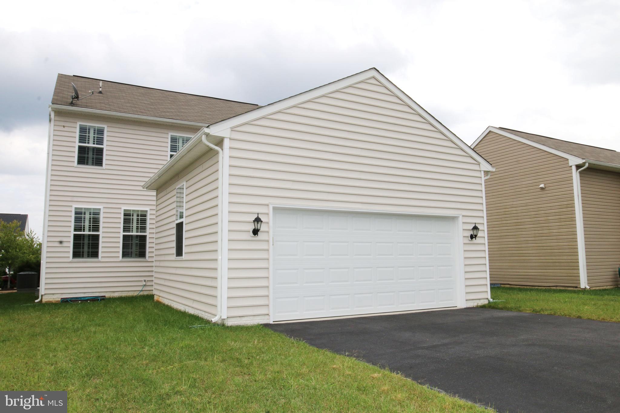 LAKELAND PLACE - Residential