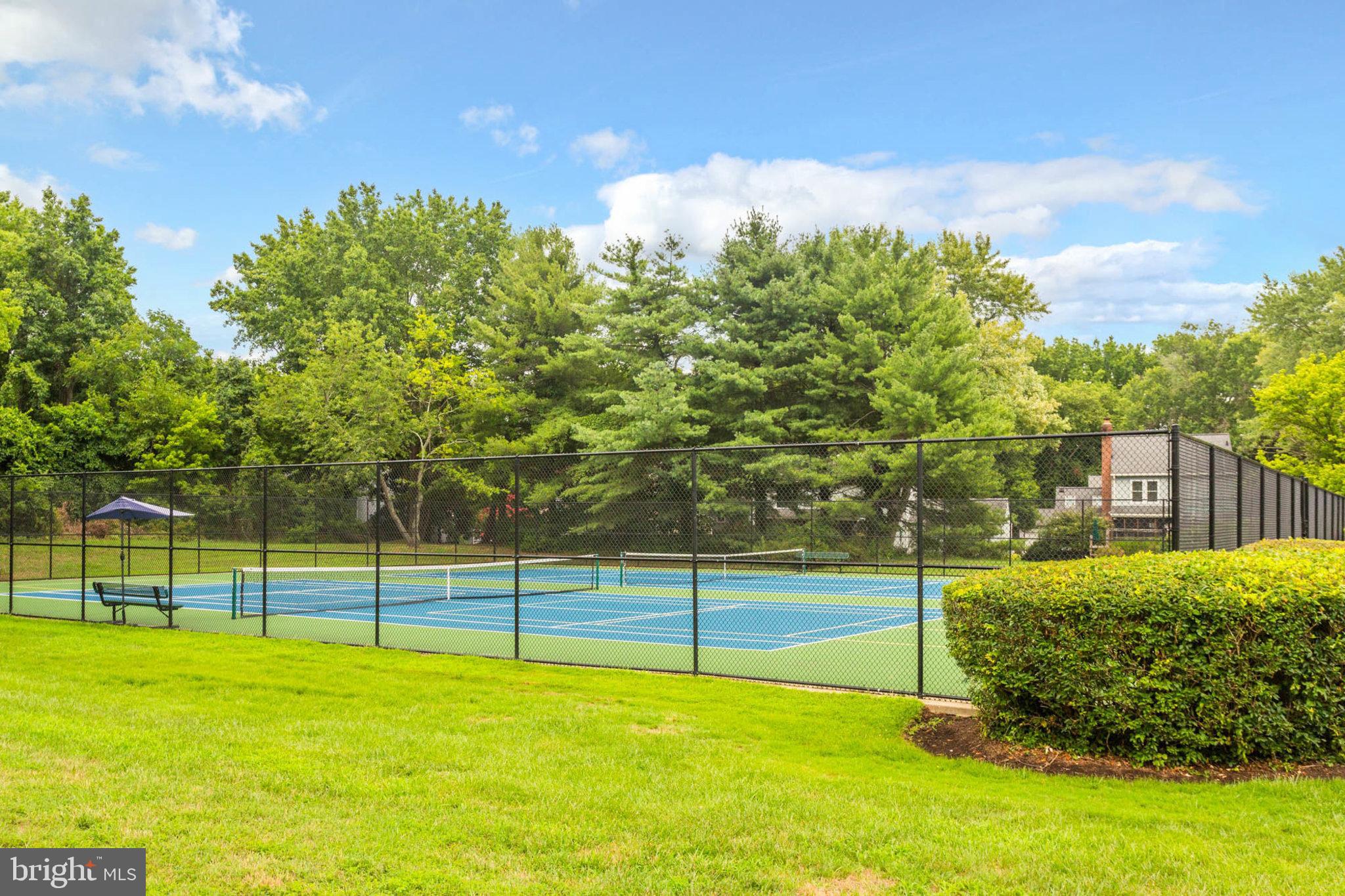 HUNT MEADOW - Residential