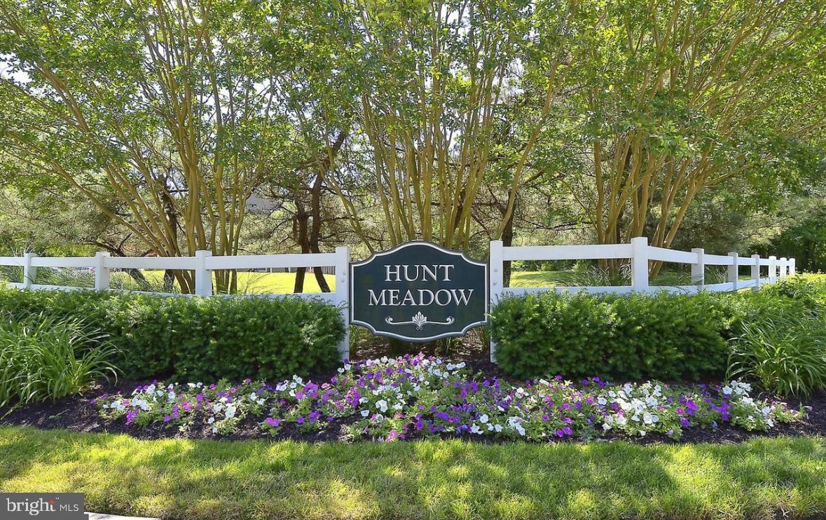HUNT MEADOW - Residential