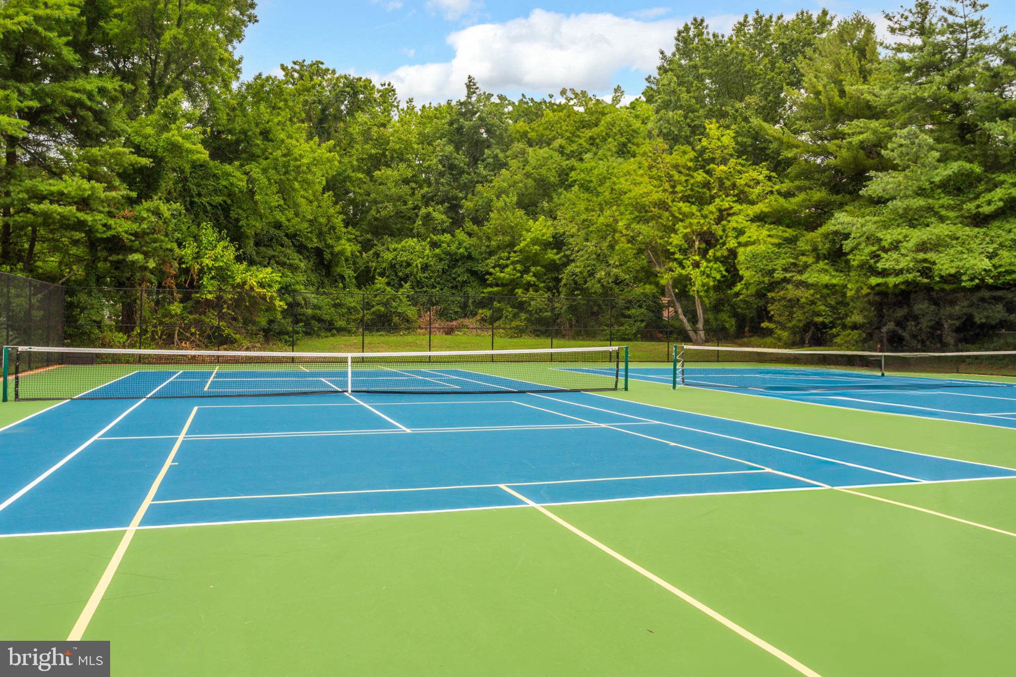 HUNT MEADOW - Residential