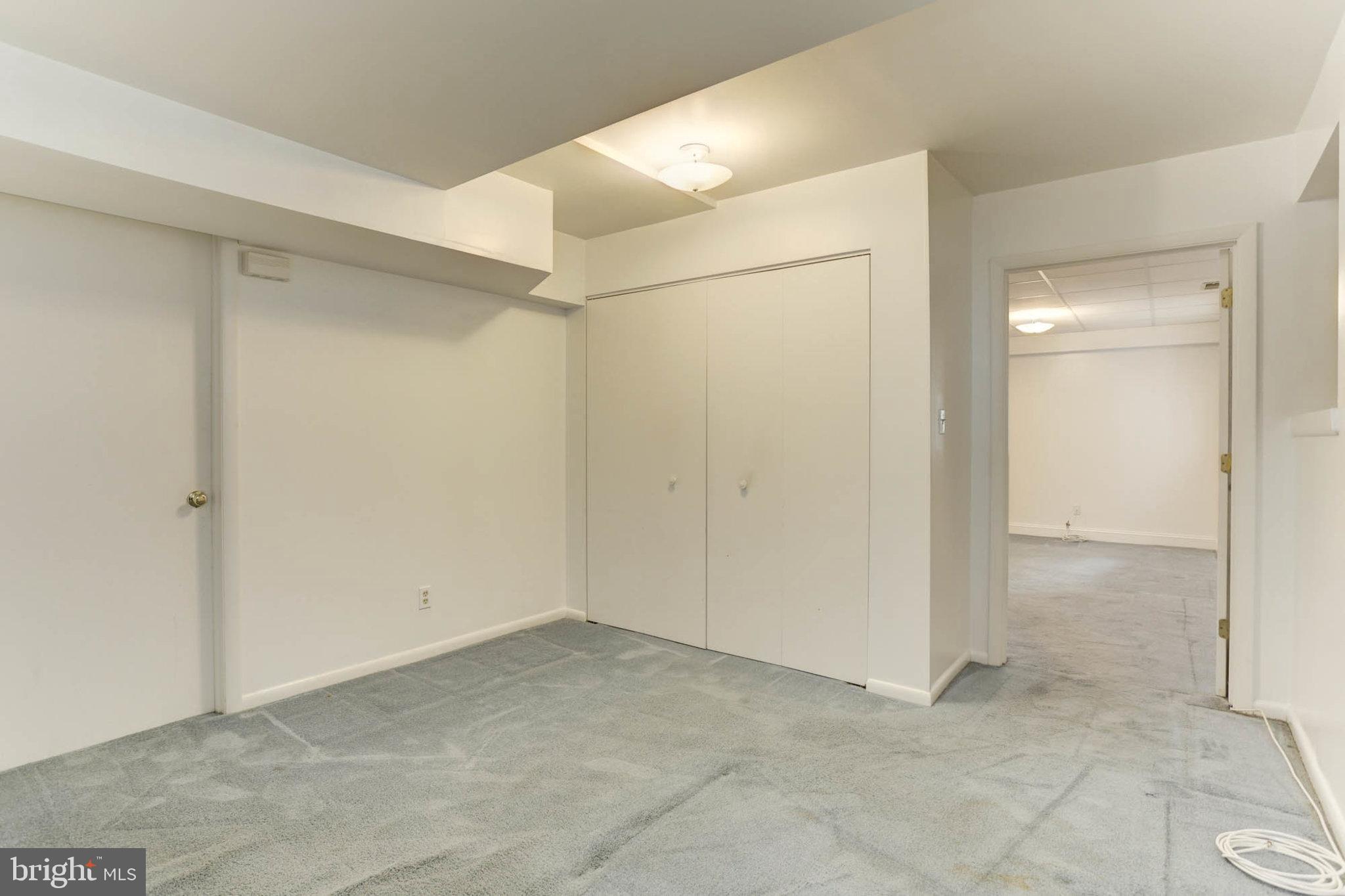 HUNT MEADOW - Residential