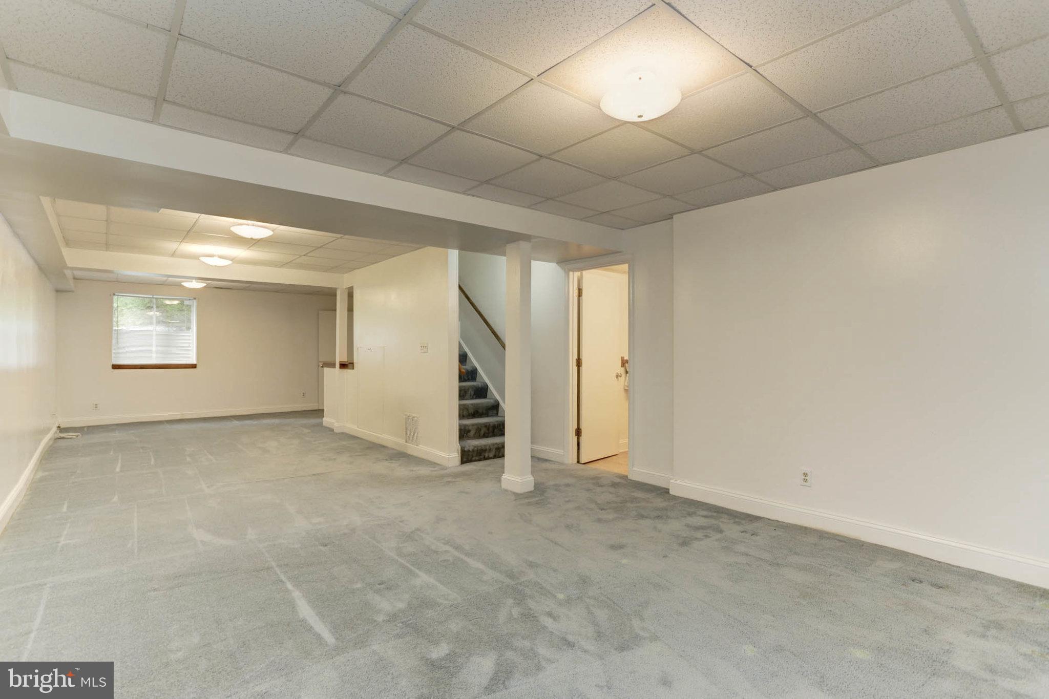 HUNT MEADOW - Residential