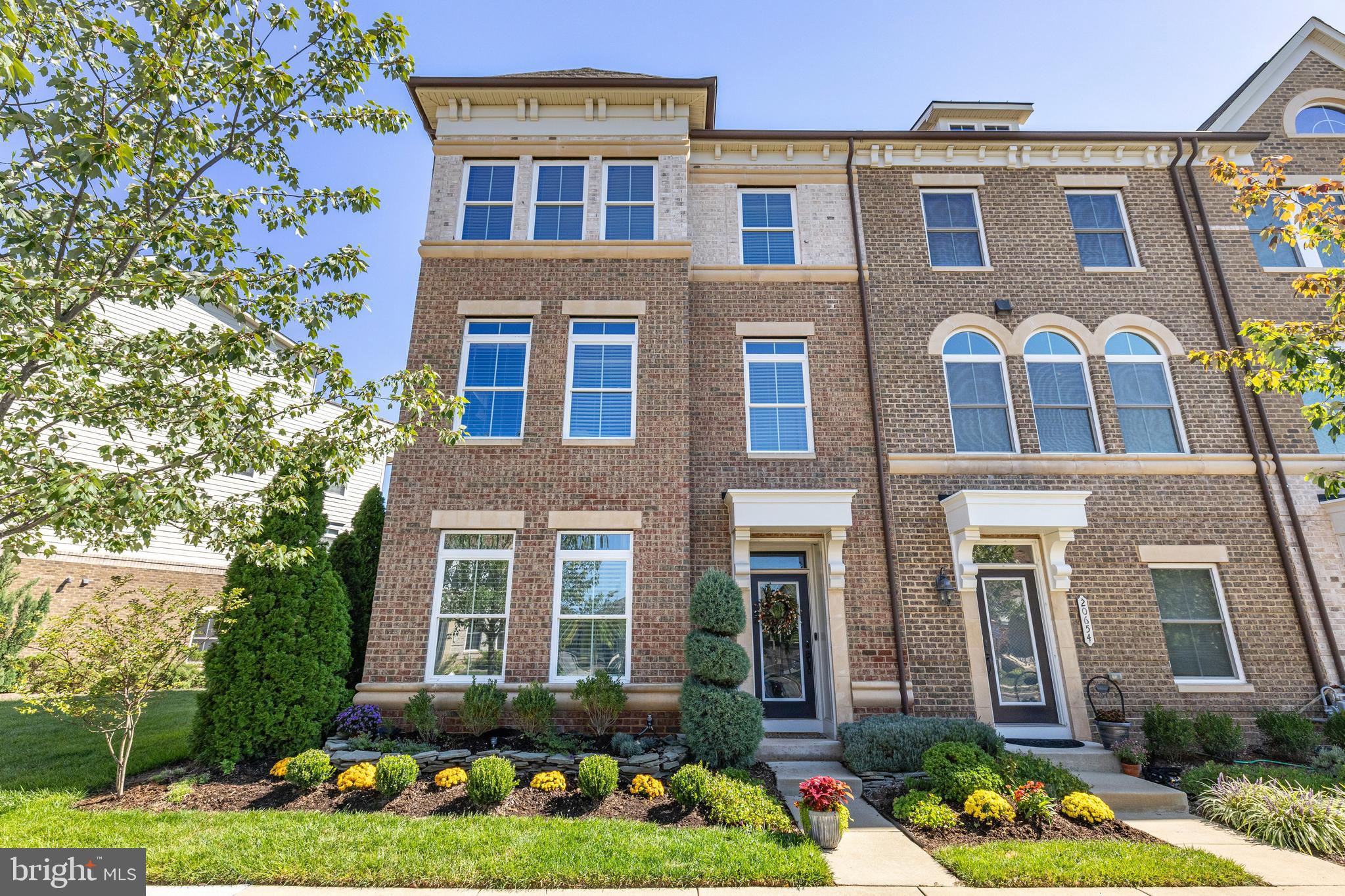 ONE LOUDOUN LANDBAY 2 - Residential