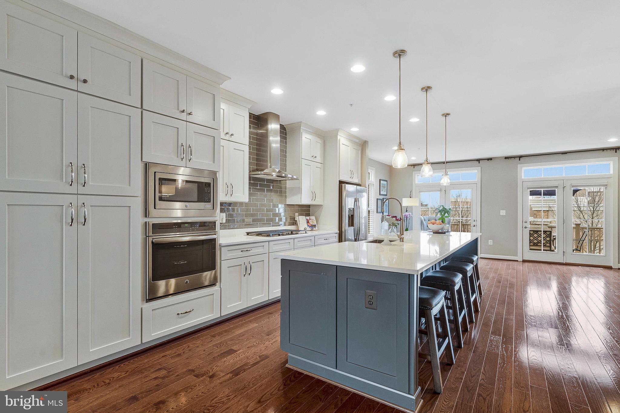 ONE LOUDOUN LANDBAY 2 - Residential