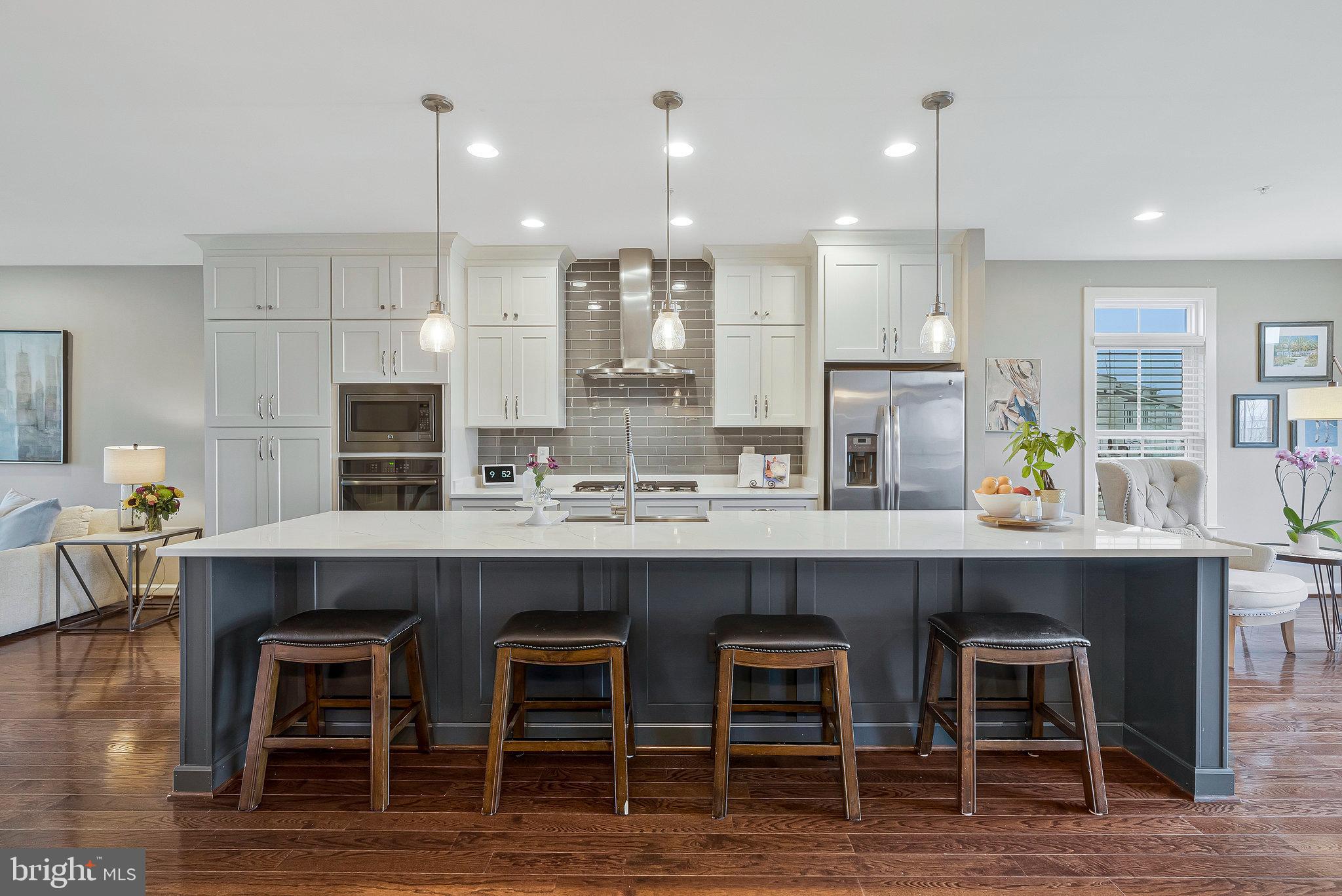 ONE LOUDOUN LANDBAY 2 - Residential