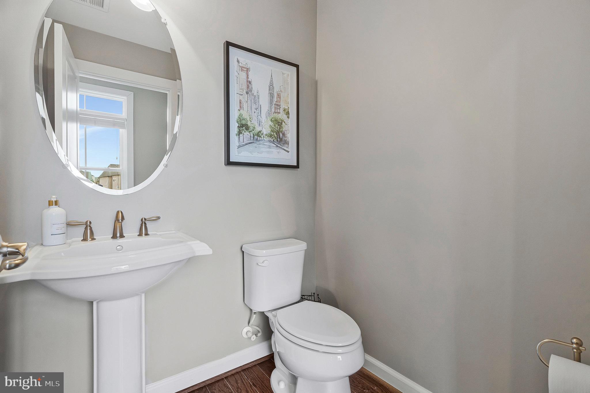 ONE LOUDOUN LANDBAY 2 - Residential