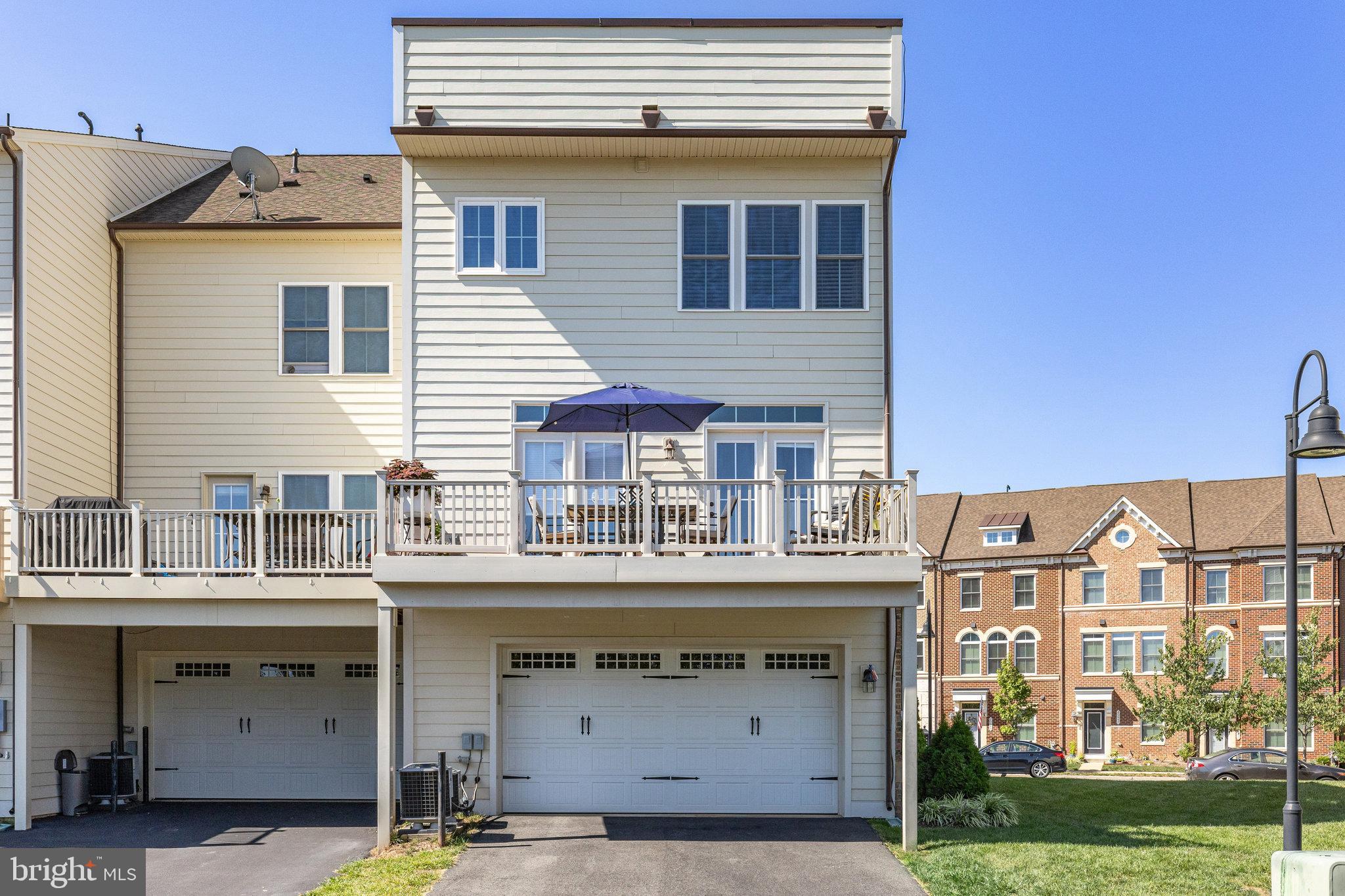 ONE LOUDOUN LANDBAY 2 - Residential