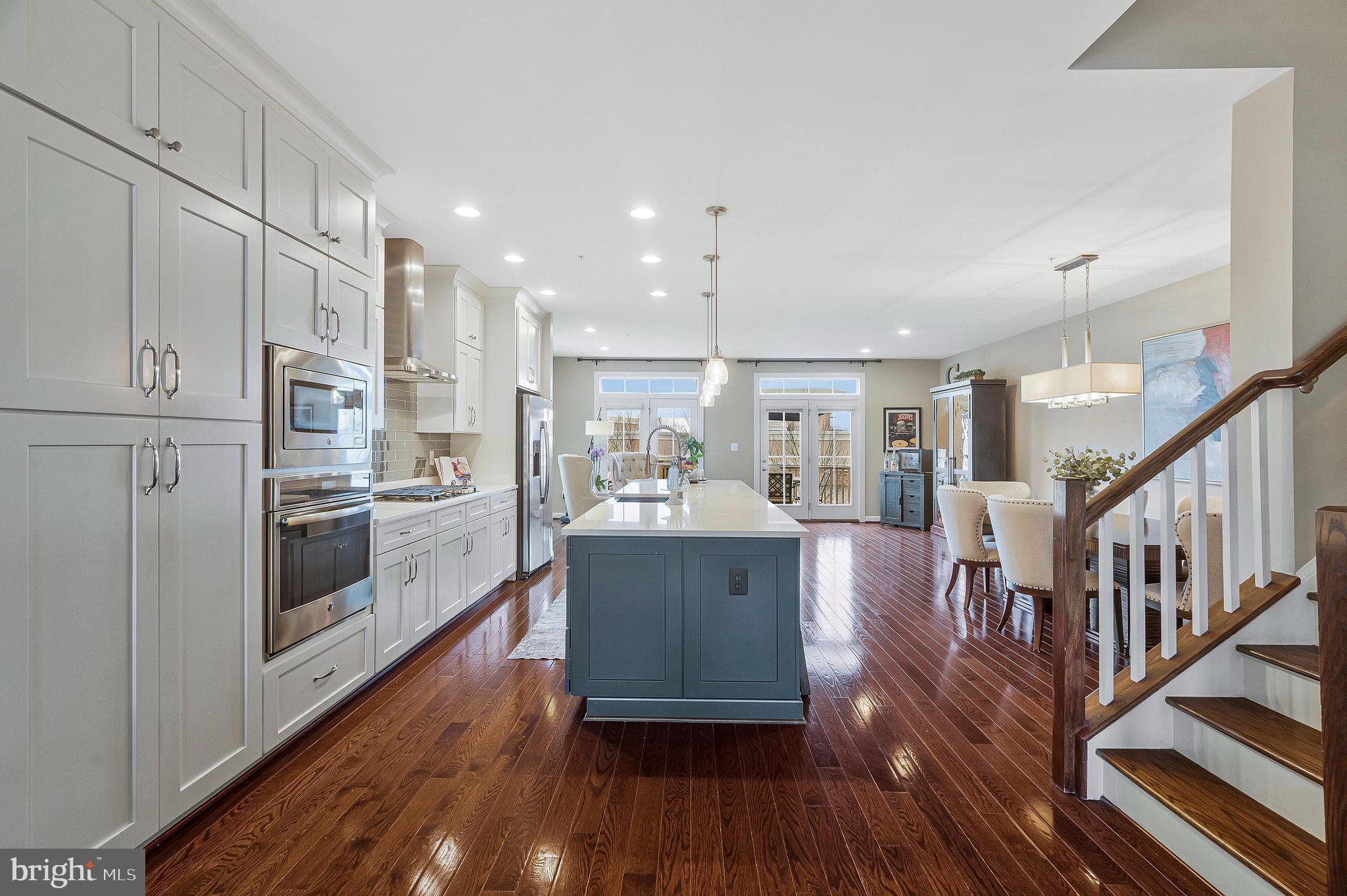 ONE LOUDOUN LANDBAY 2 - Residential