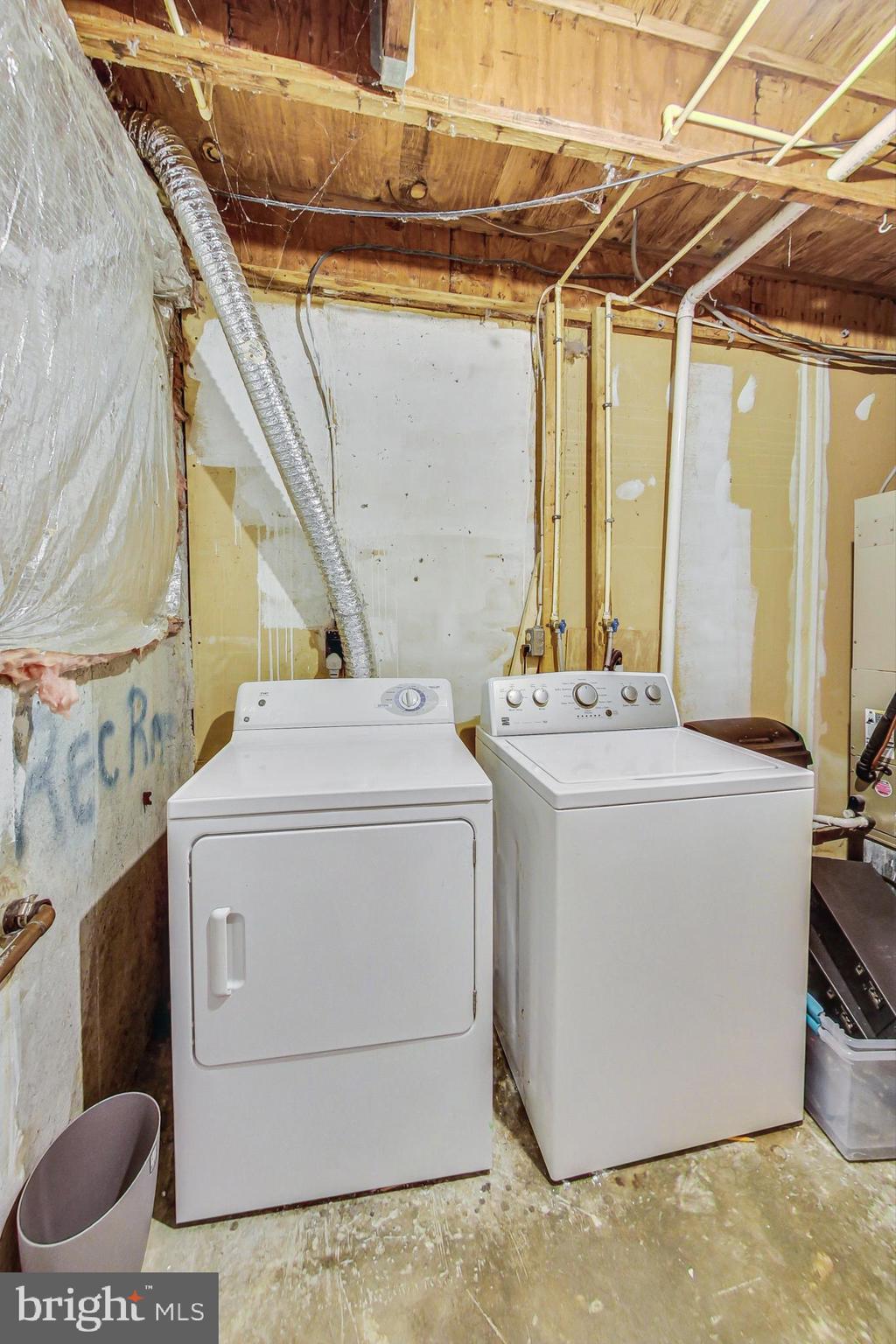 GUNNERS LAKE VILLAGE - Residential