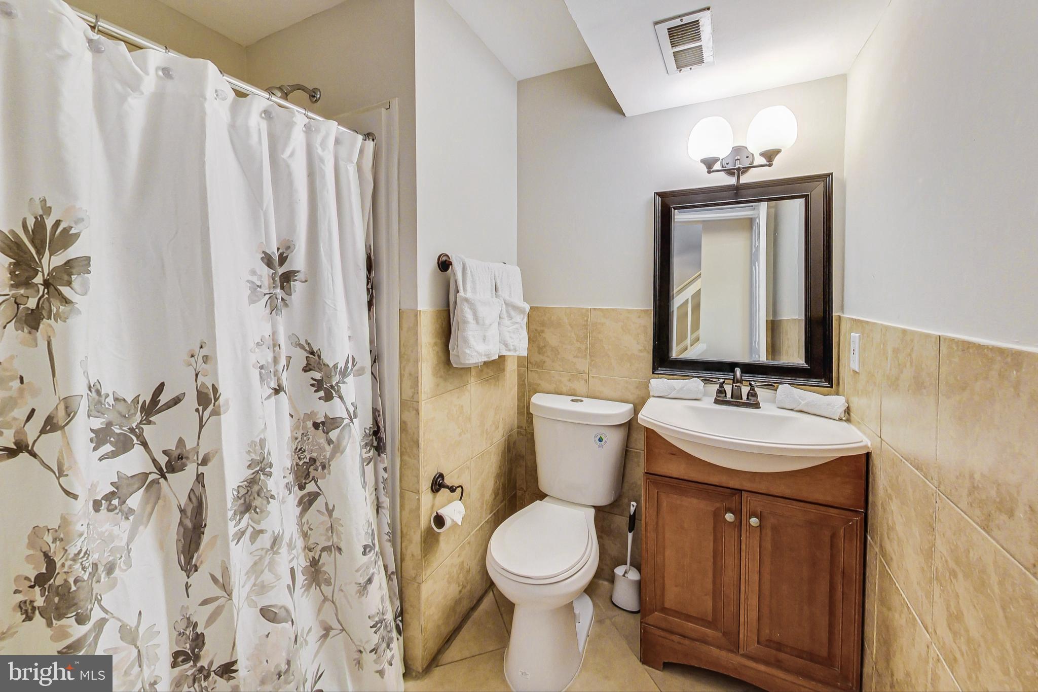 GUNNERS LAKE VILLAGE - Residential