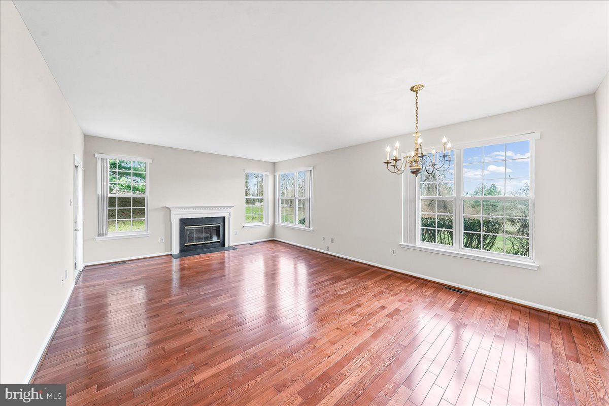 132 HUNTINGDON COURT 1801