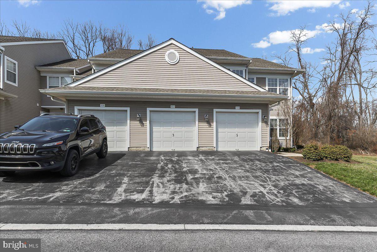 CHARLESTOWN HUNT - Residential