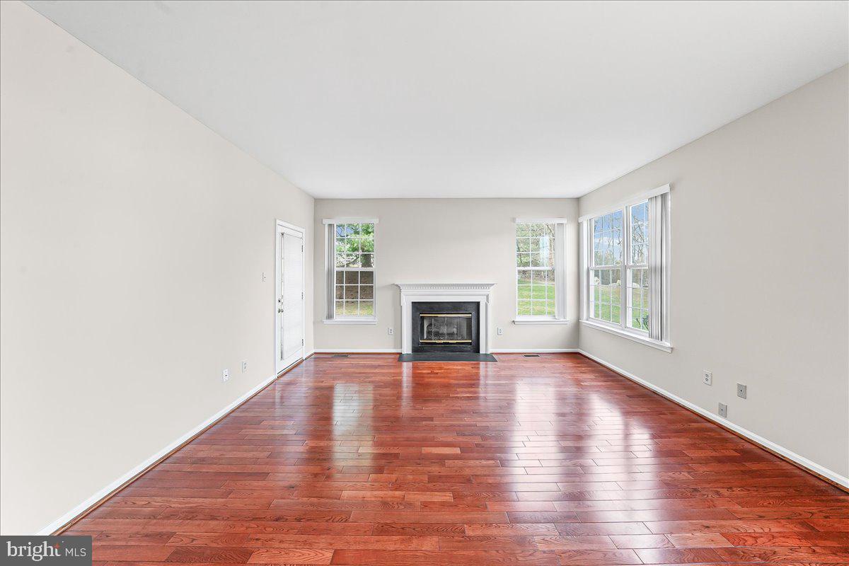 132 HUNTINGDON COURT 1801