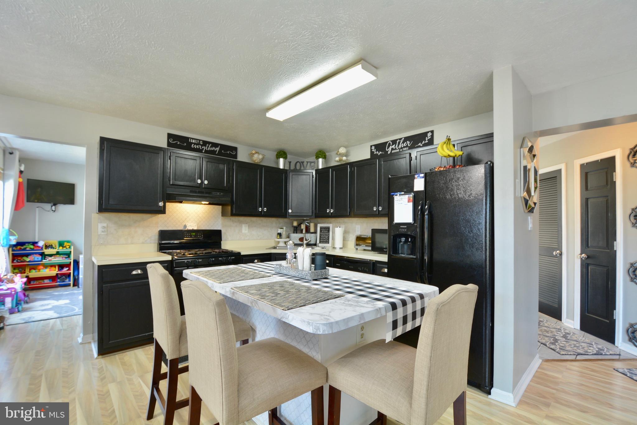 DORCHESTER - ST. CHARLES - Residential