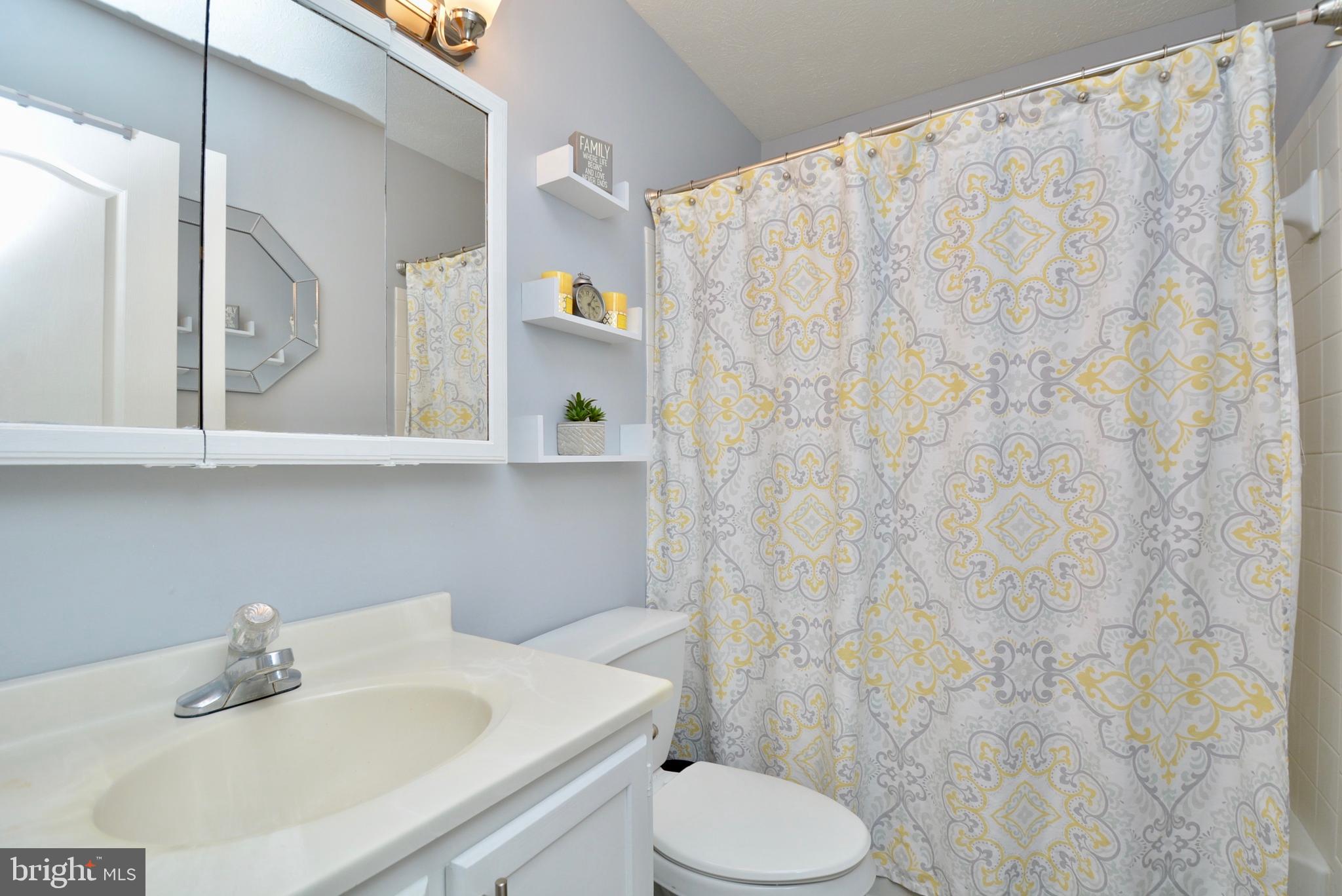 DORCHESTER - ST. CHARLES - Residential