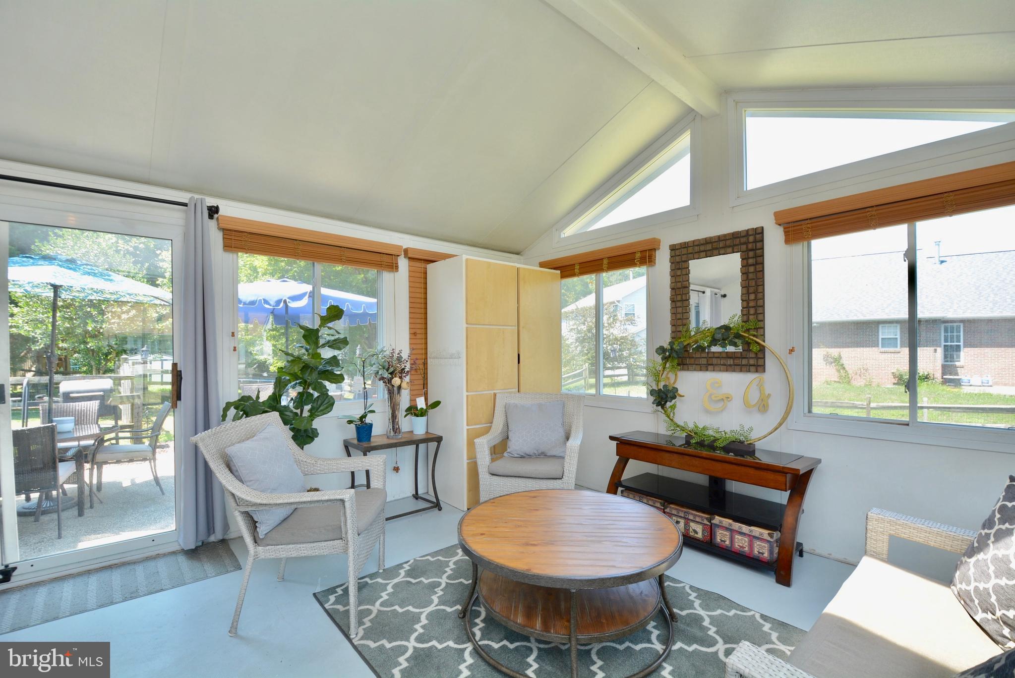 DORCHESTER - ST. CHARLES - Residential