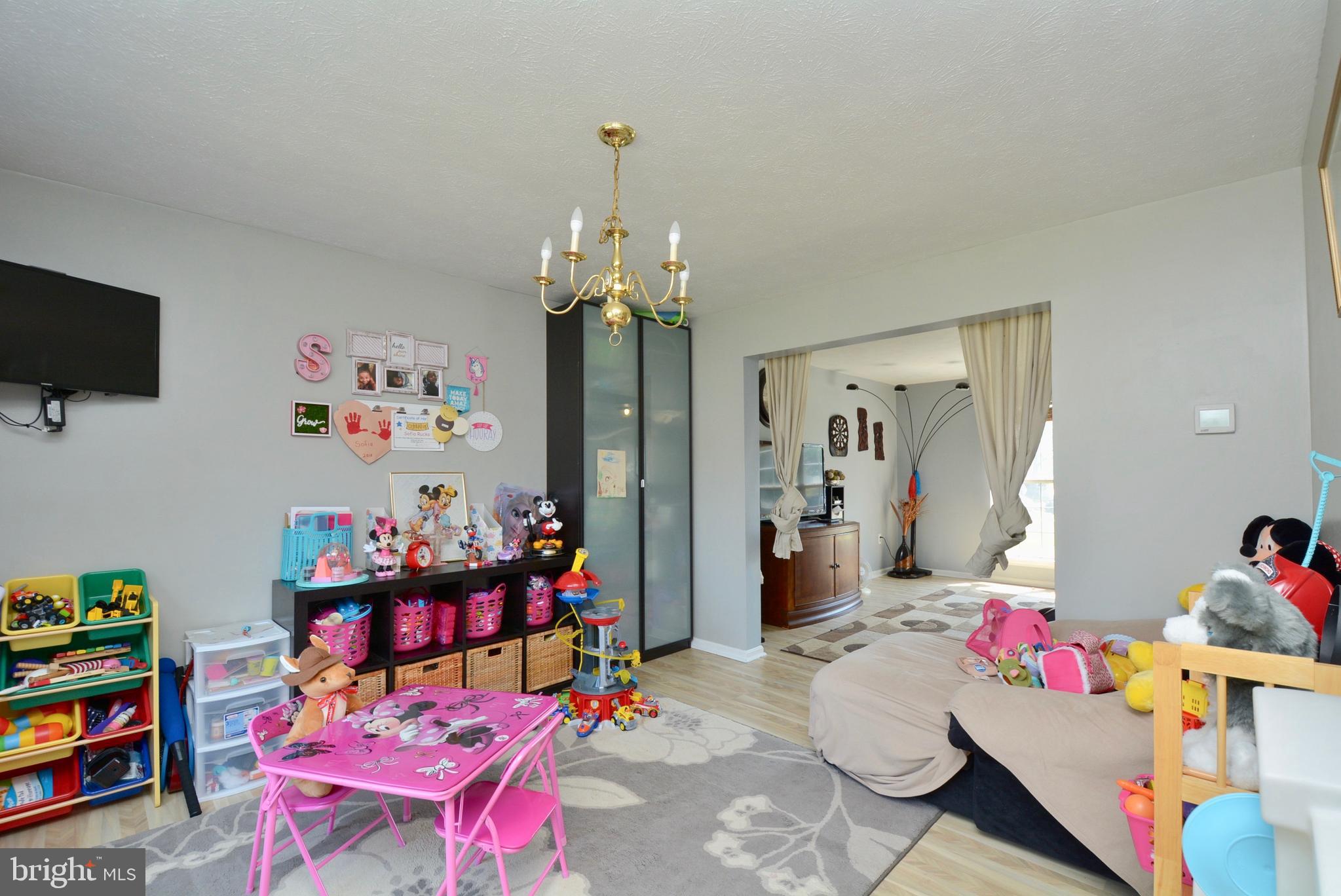 DORCHESTER - ST. CHARLES - Residential