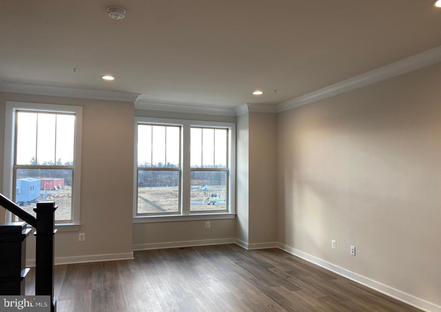 STONE BARN VILLAGE - Residential Lease