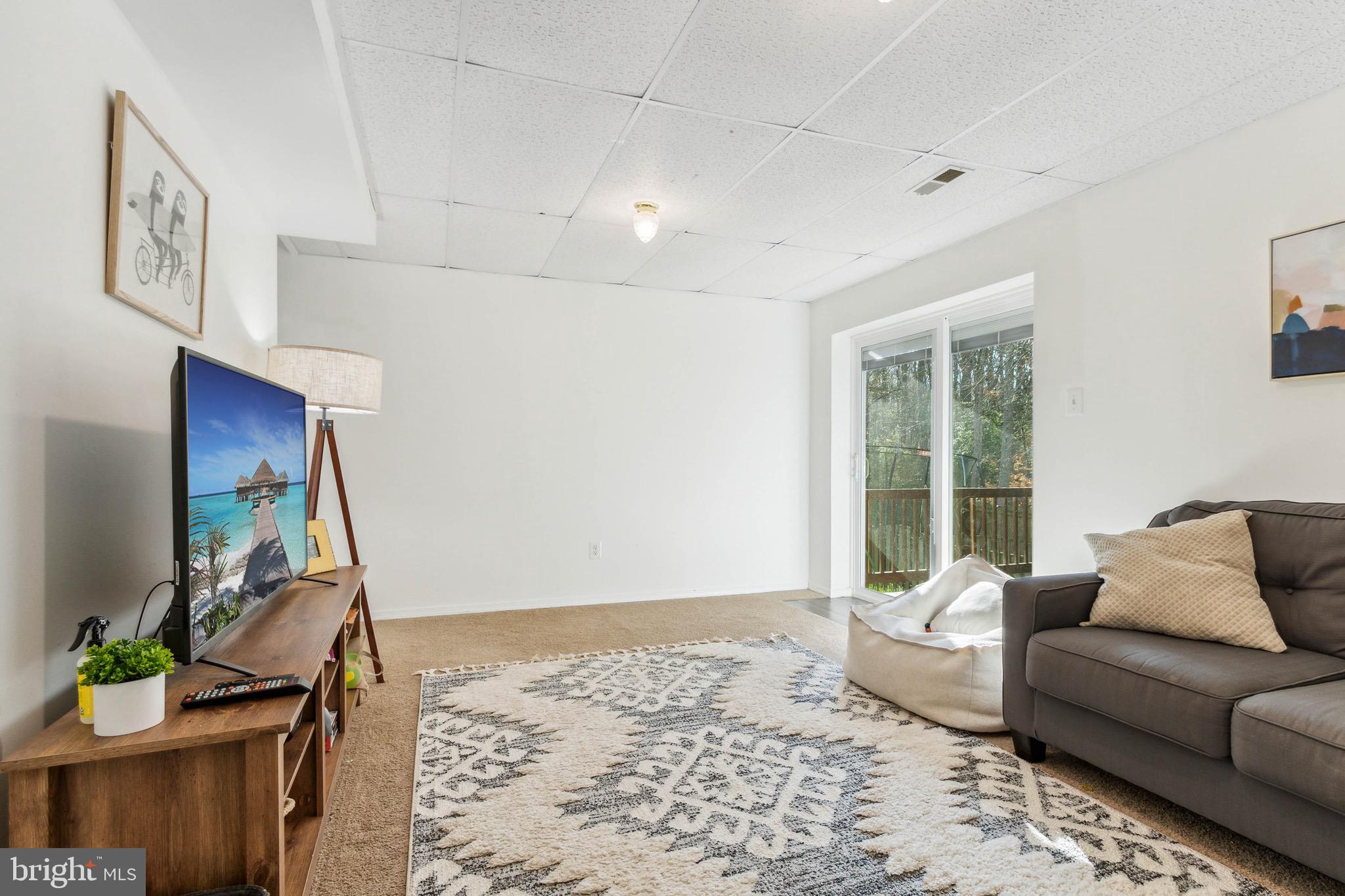 RIDGE POINTE - Residential