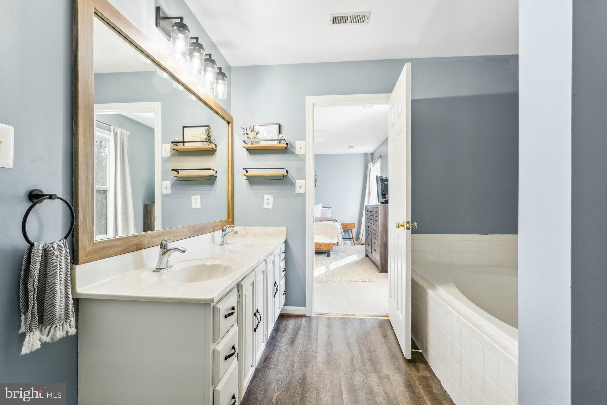 RIDGE POINTE - Residential