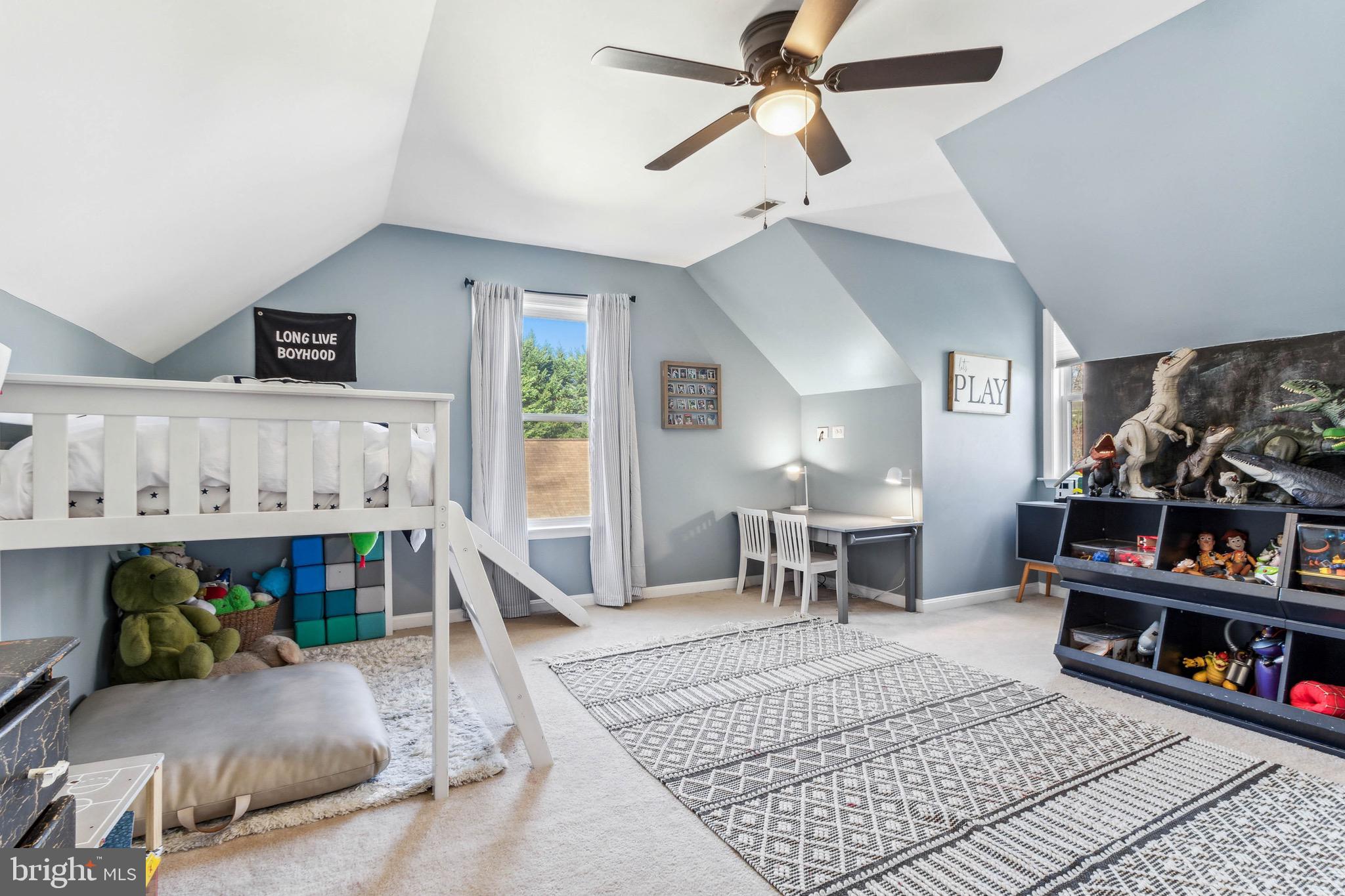 RIDGE POINTE - Residential