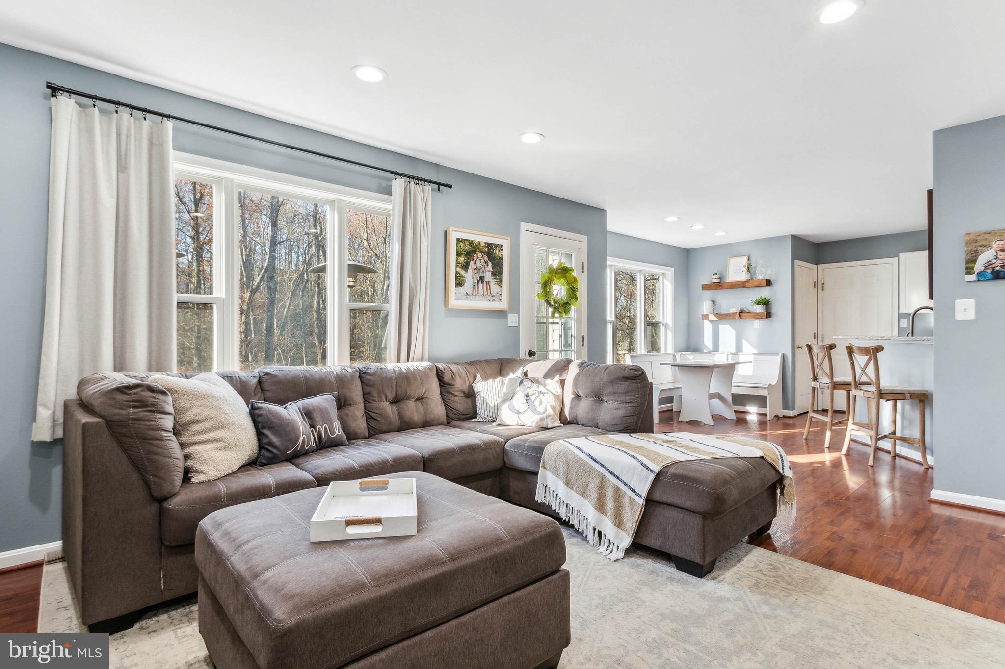 RIDGE POINTE - Residential