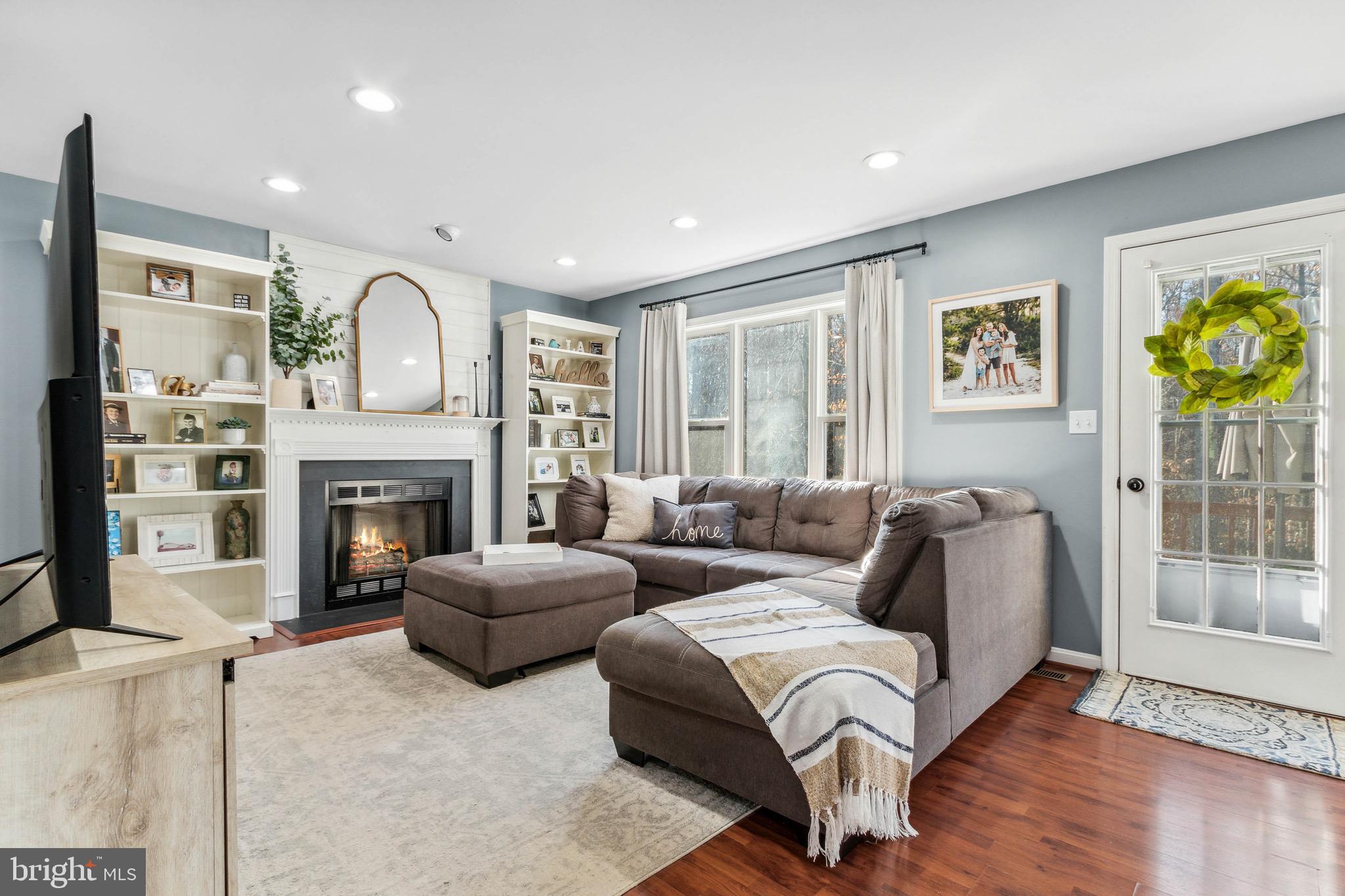 RIDGE POINTE - Residential