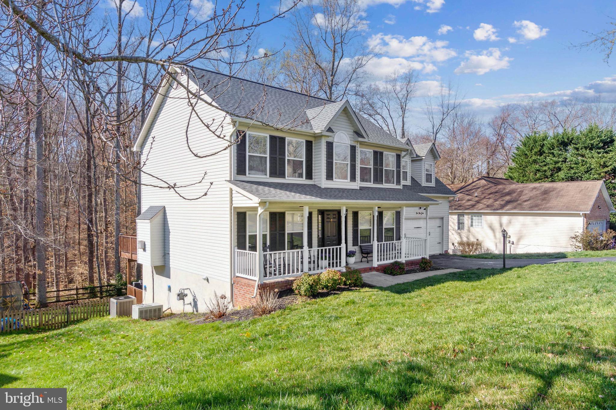 RIDGE POINTE - Residential