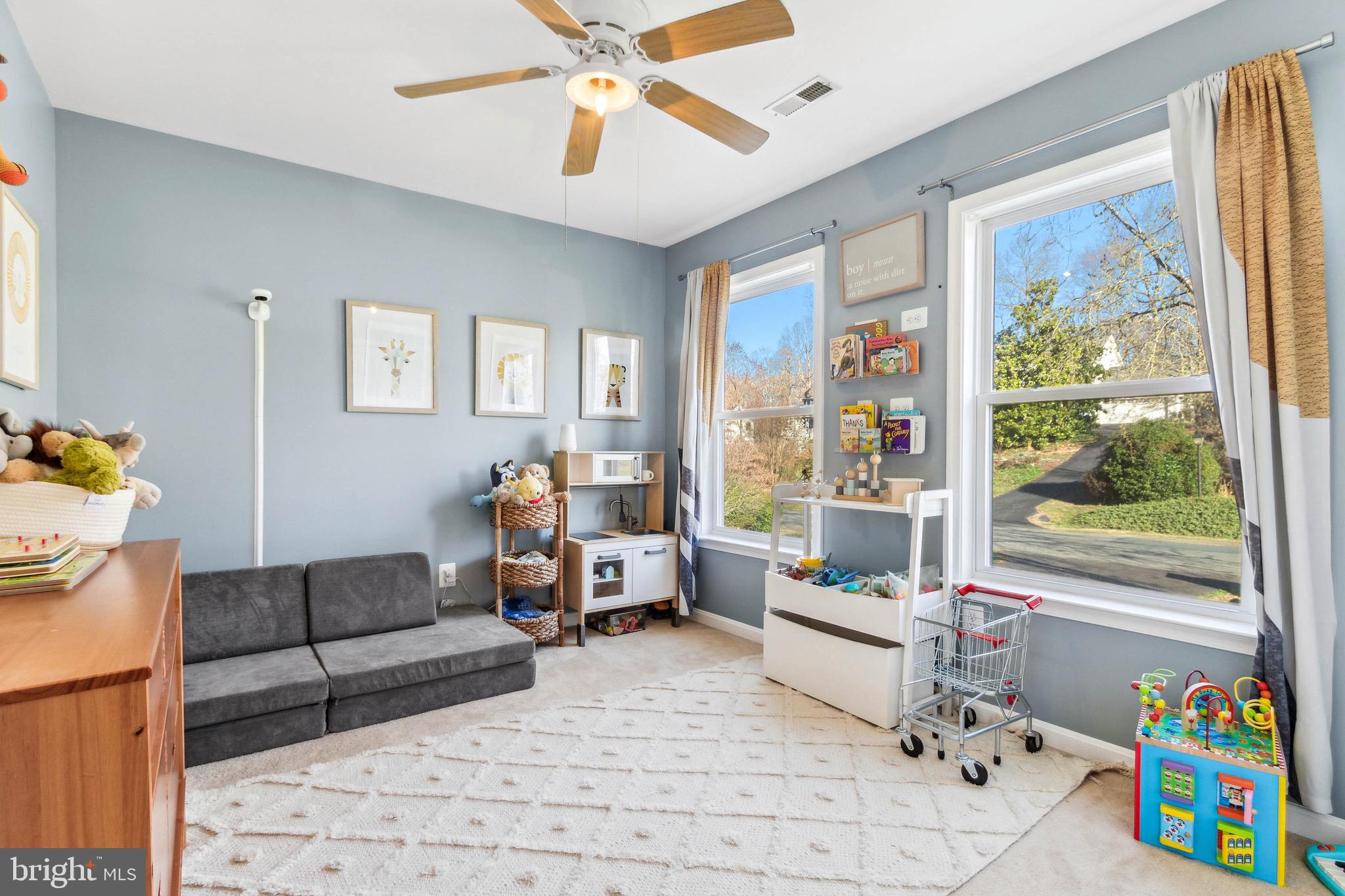 RIDGE POINTE - Residential