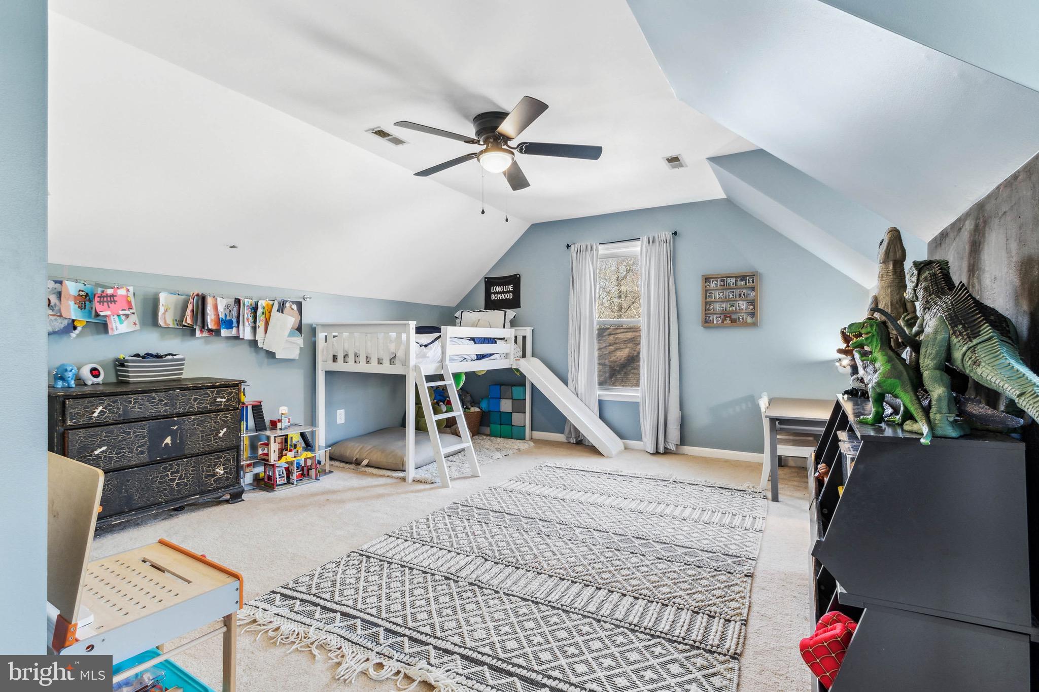 RIDGE POINTE - Residential