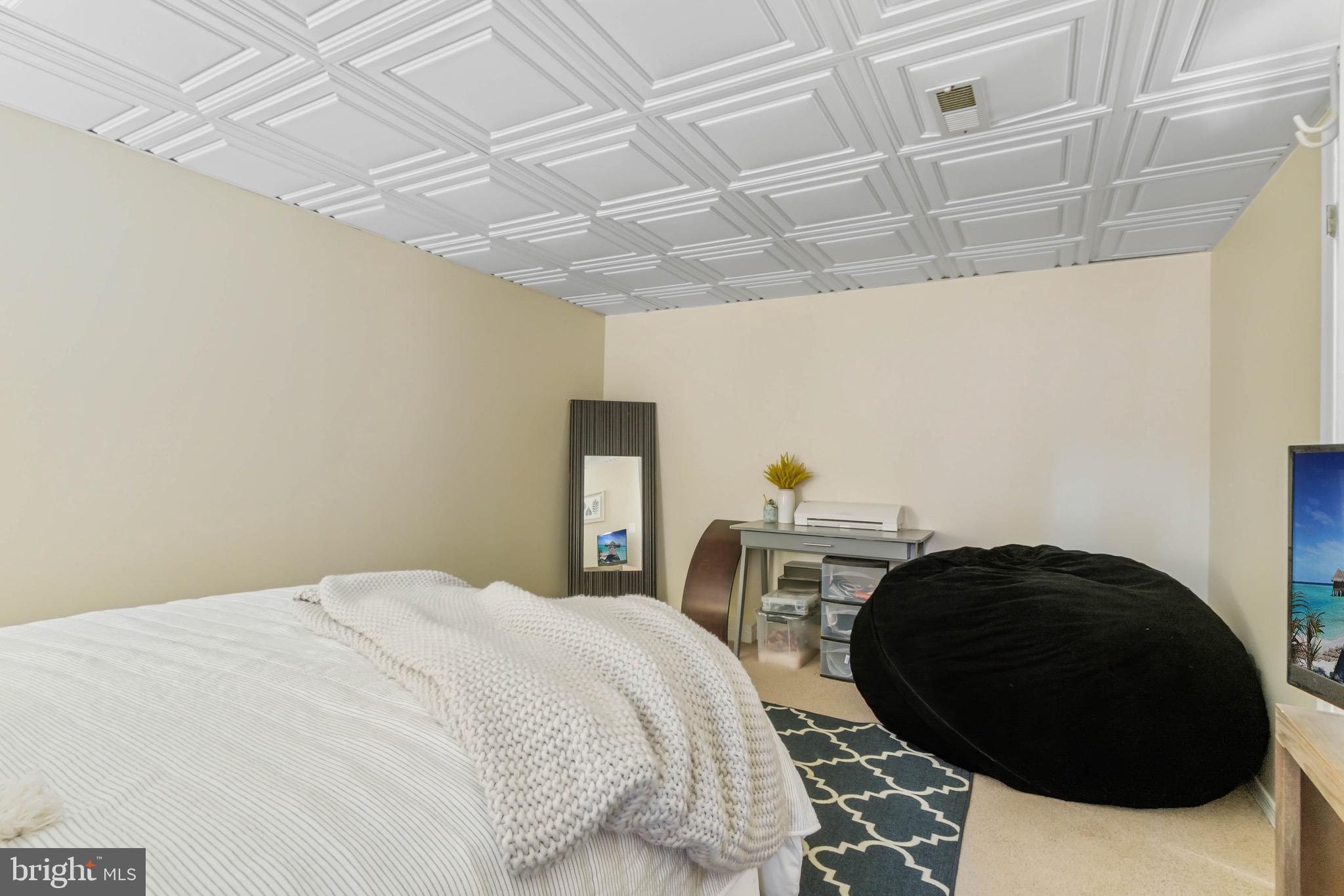 RIDGE POINTE - Residential