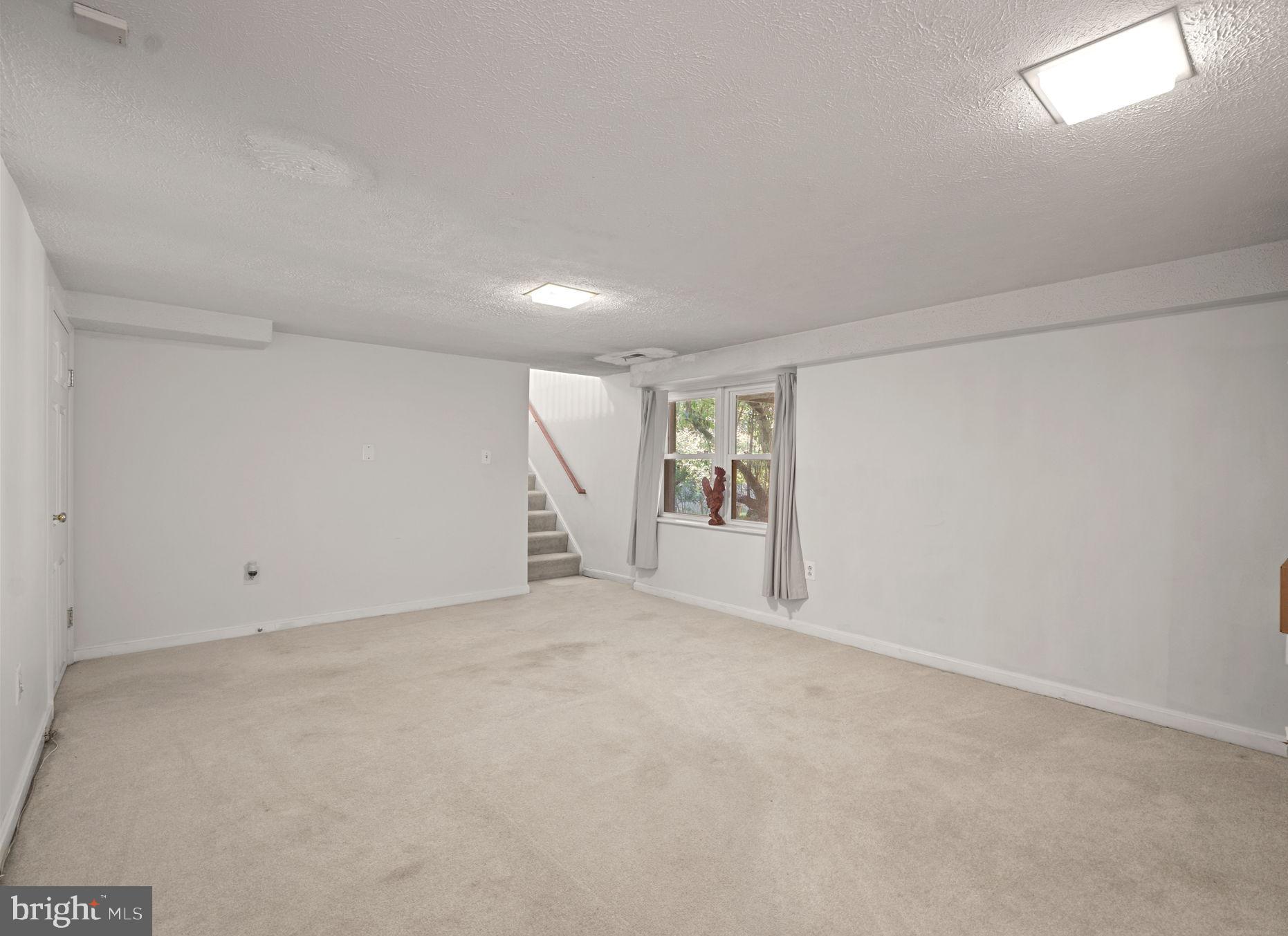 FOX TRAIL - Residential