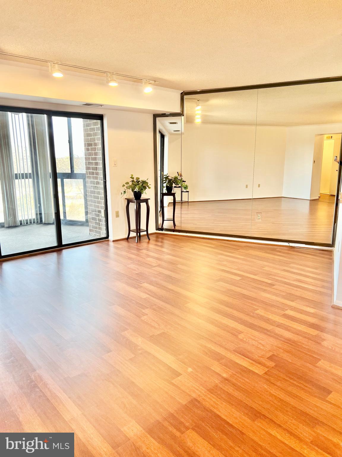 GREENS AT LEISURE WORLD - Residential