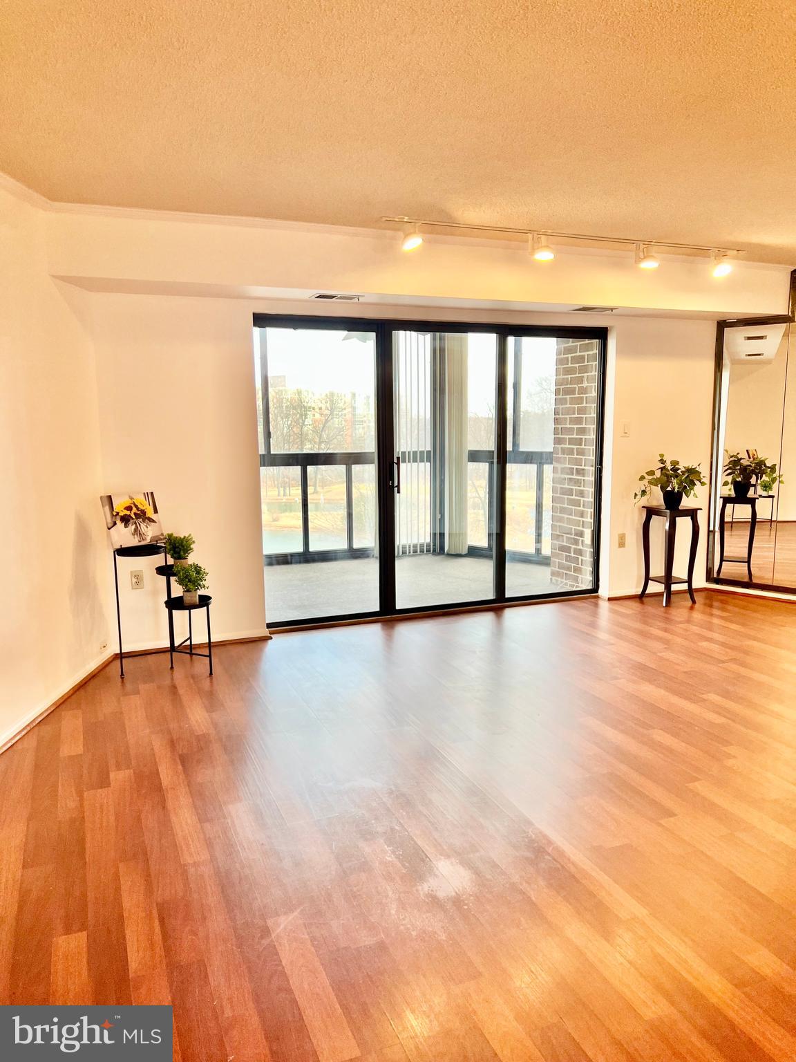 GREENS AT LEISURE WORLD - Residential