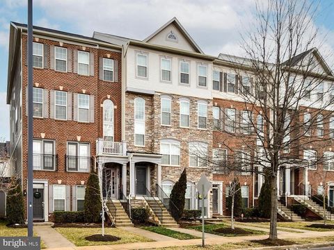 2633 CAMPUS WAY N LANHAM MD 20706