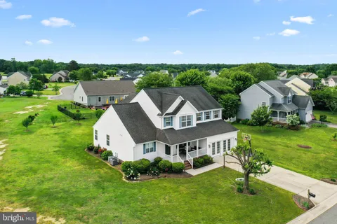 111 Hobbs Hole Lane, Tappahannock, VA MLS: VAES2000882