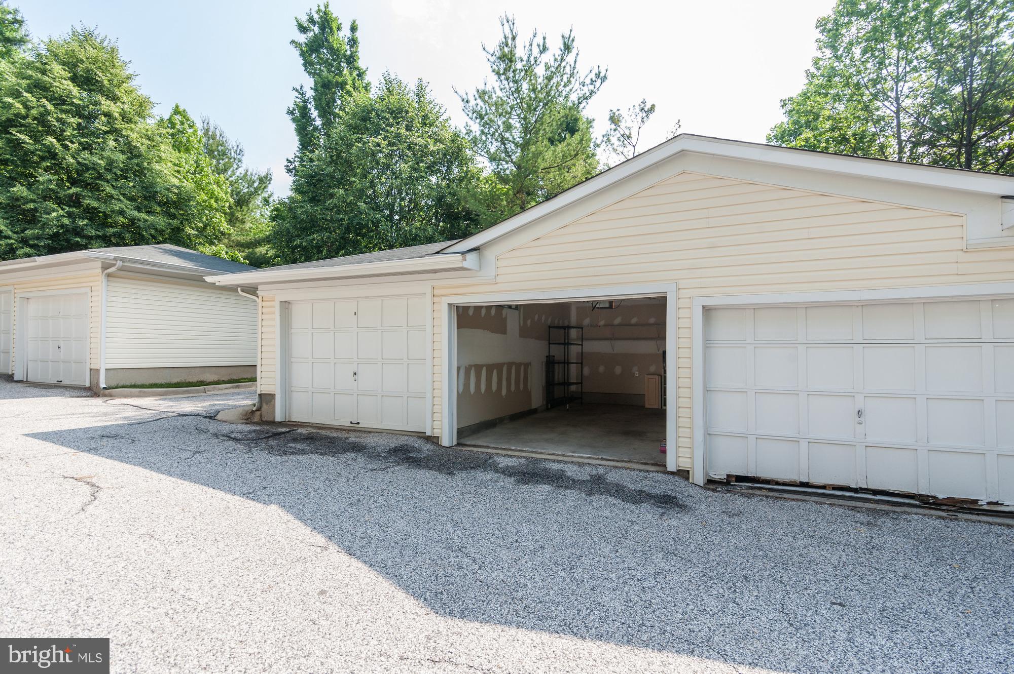 BROOKSTONE - Residential Lease