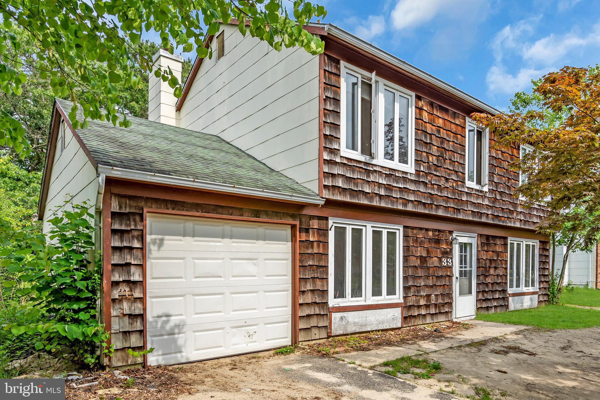 33 WINDWARD DRIVE