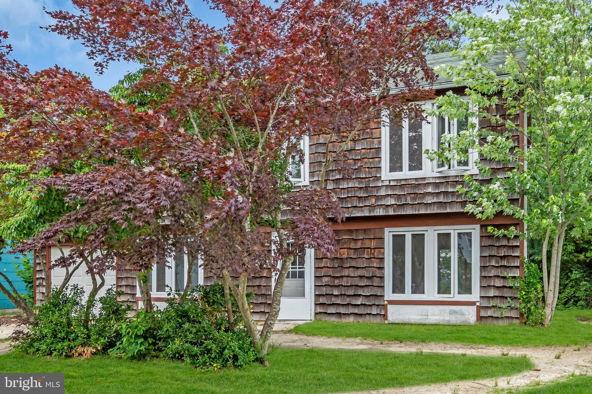 33 WINDWARD DRIVE