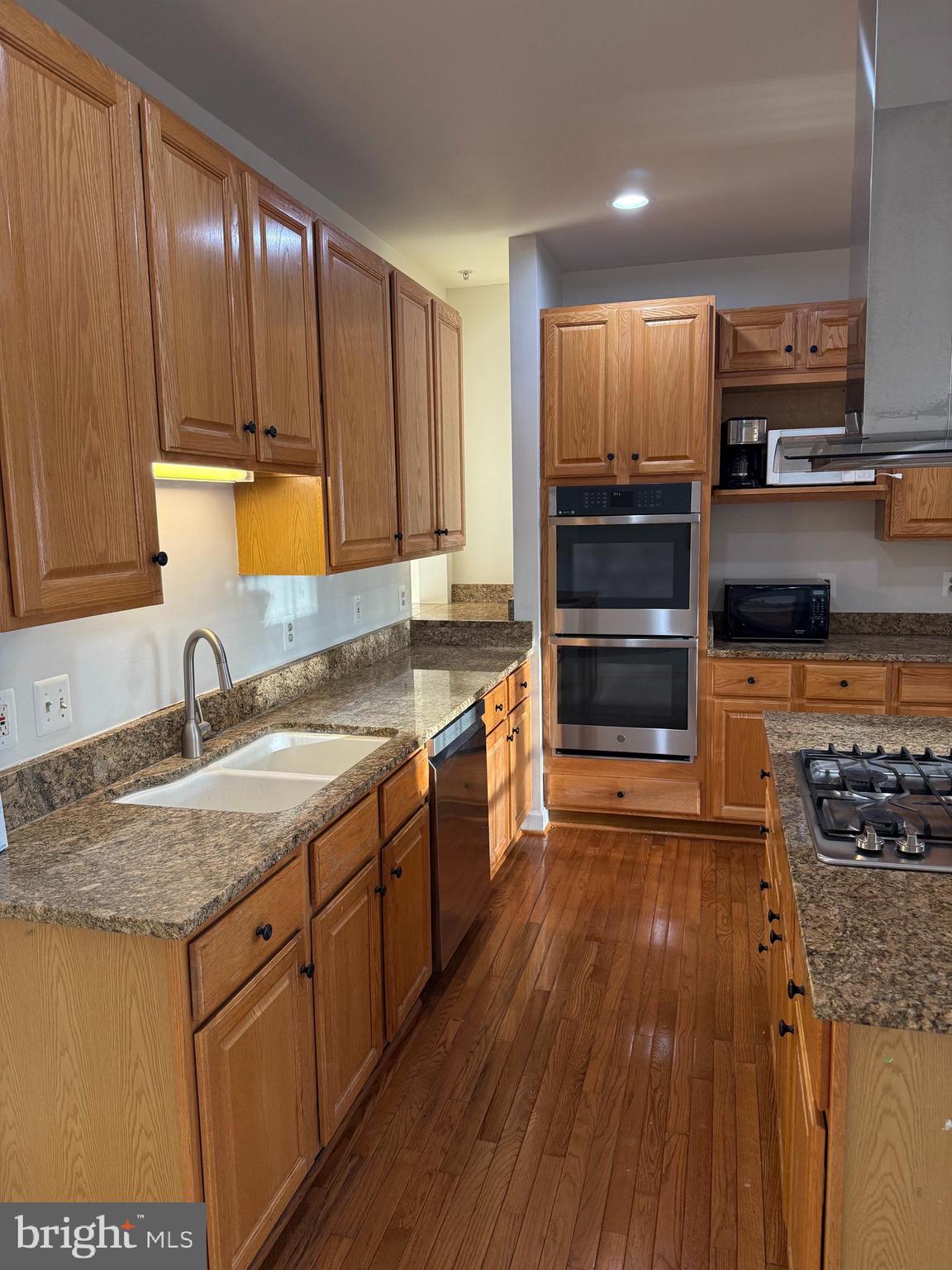 BRENTWOOD - Residential Lease