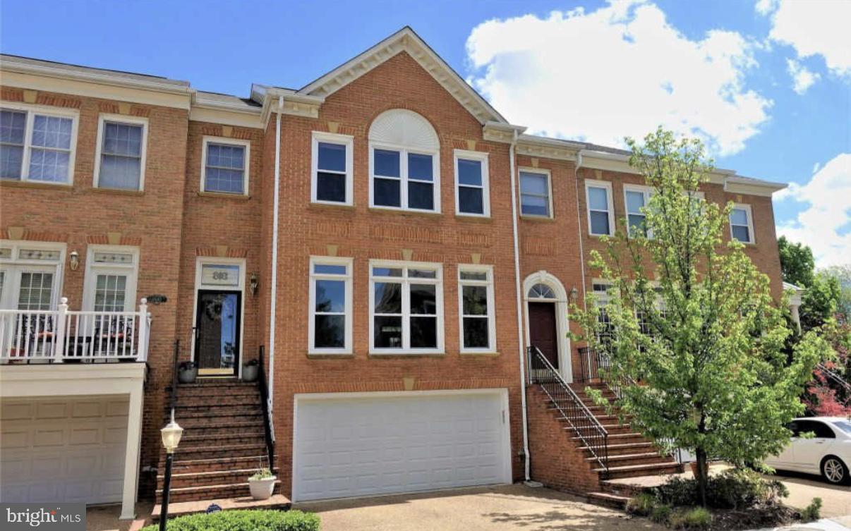 BRENTWOOD - Residential Lease